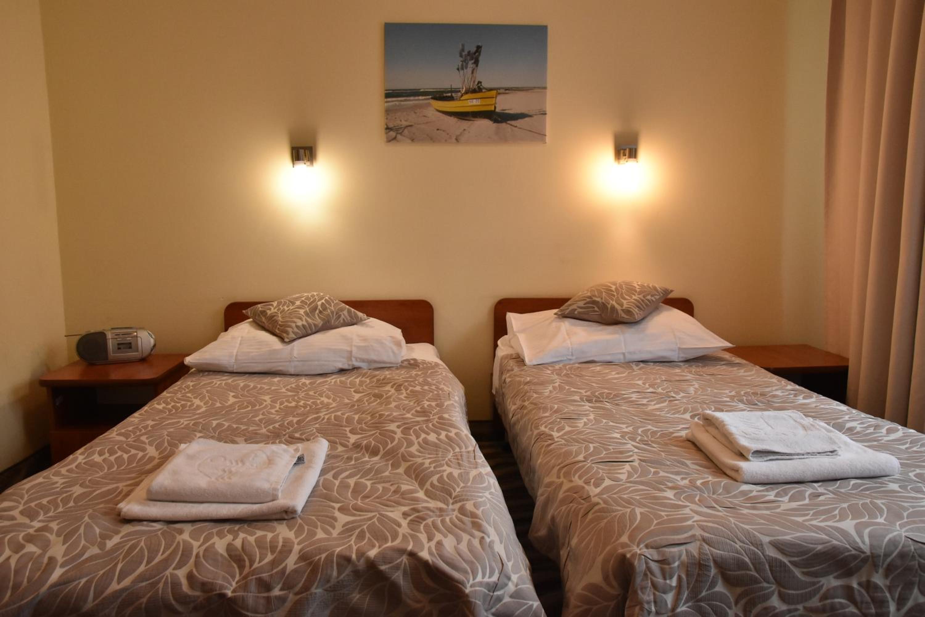 Economy Twin Room photo 1