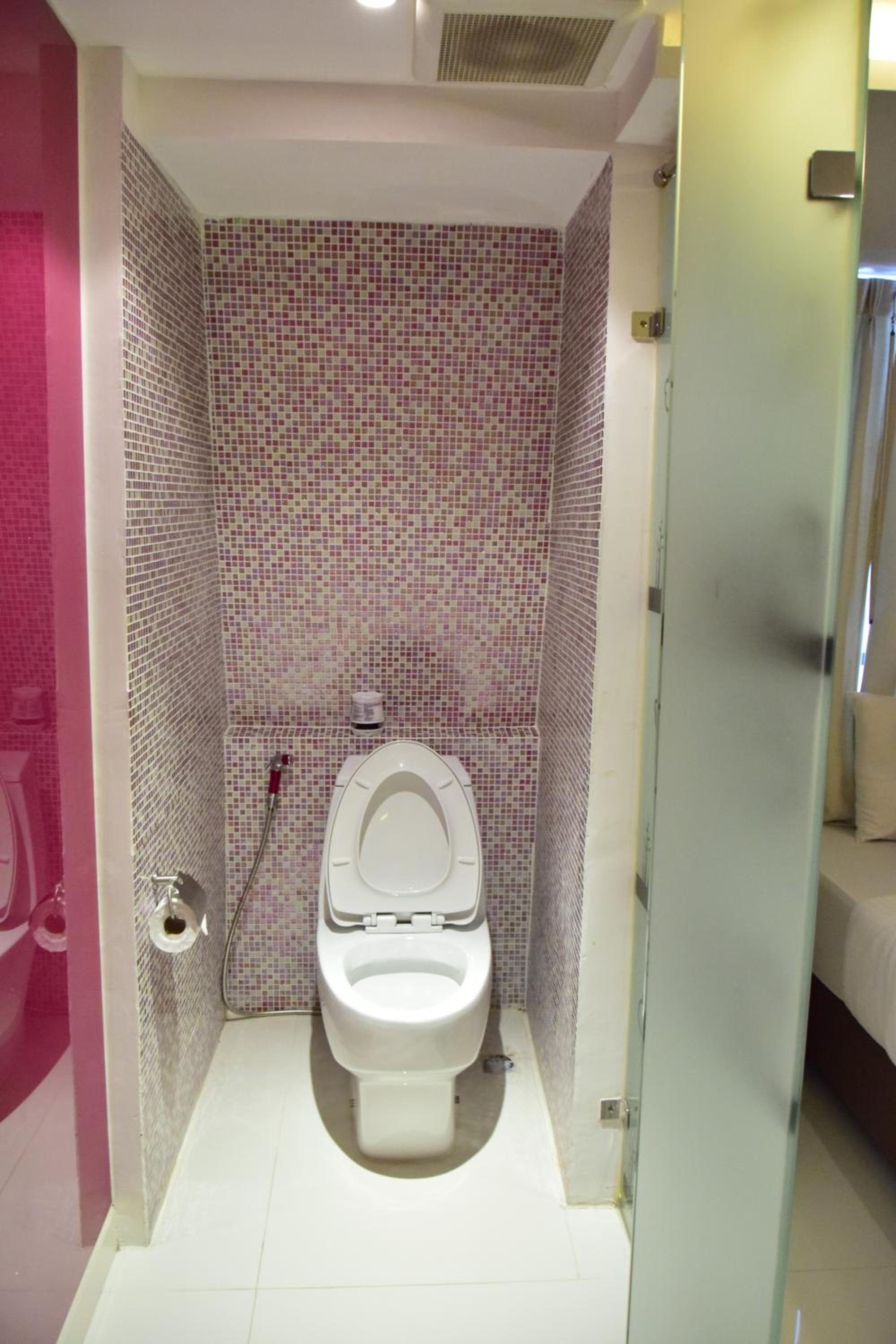 Single Room with Bathroom photo 2