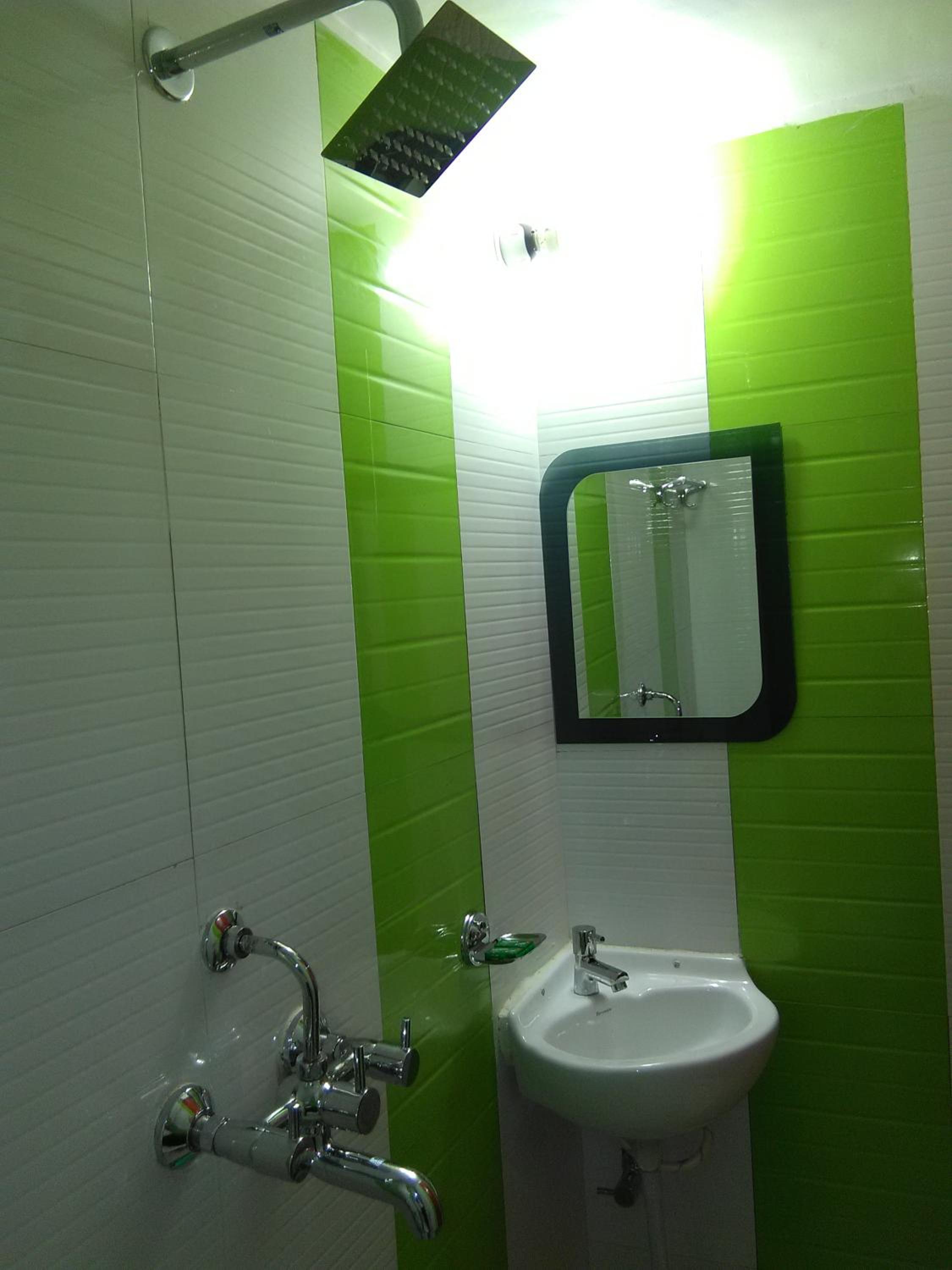 Deluxe Double Room with Shower photo 2