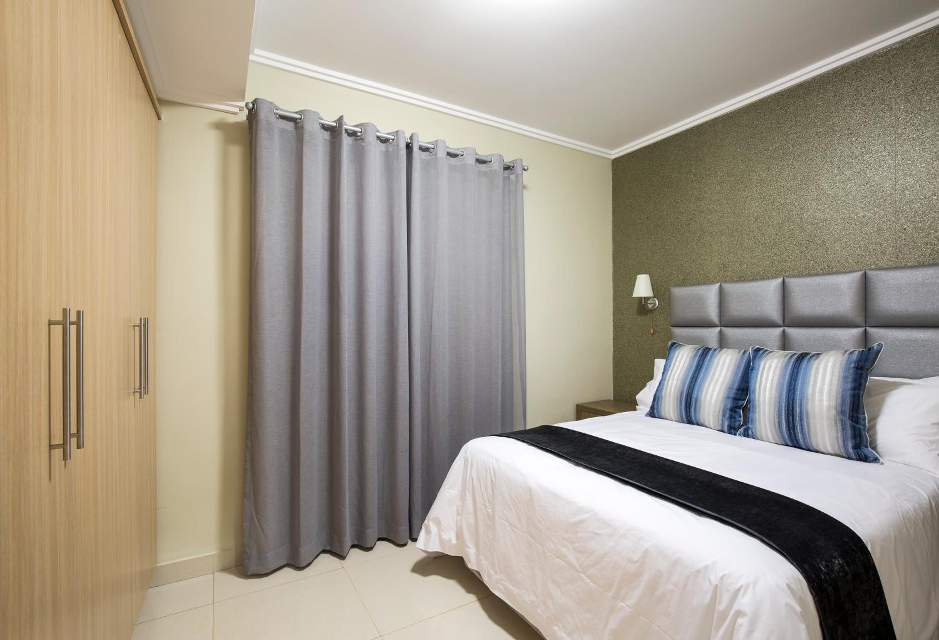 One-Bedroom Apartment with Balcony