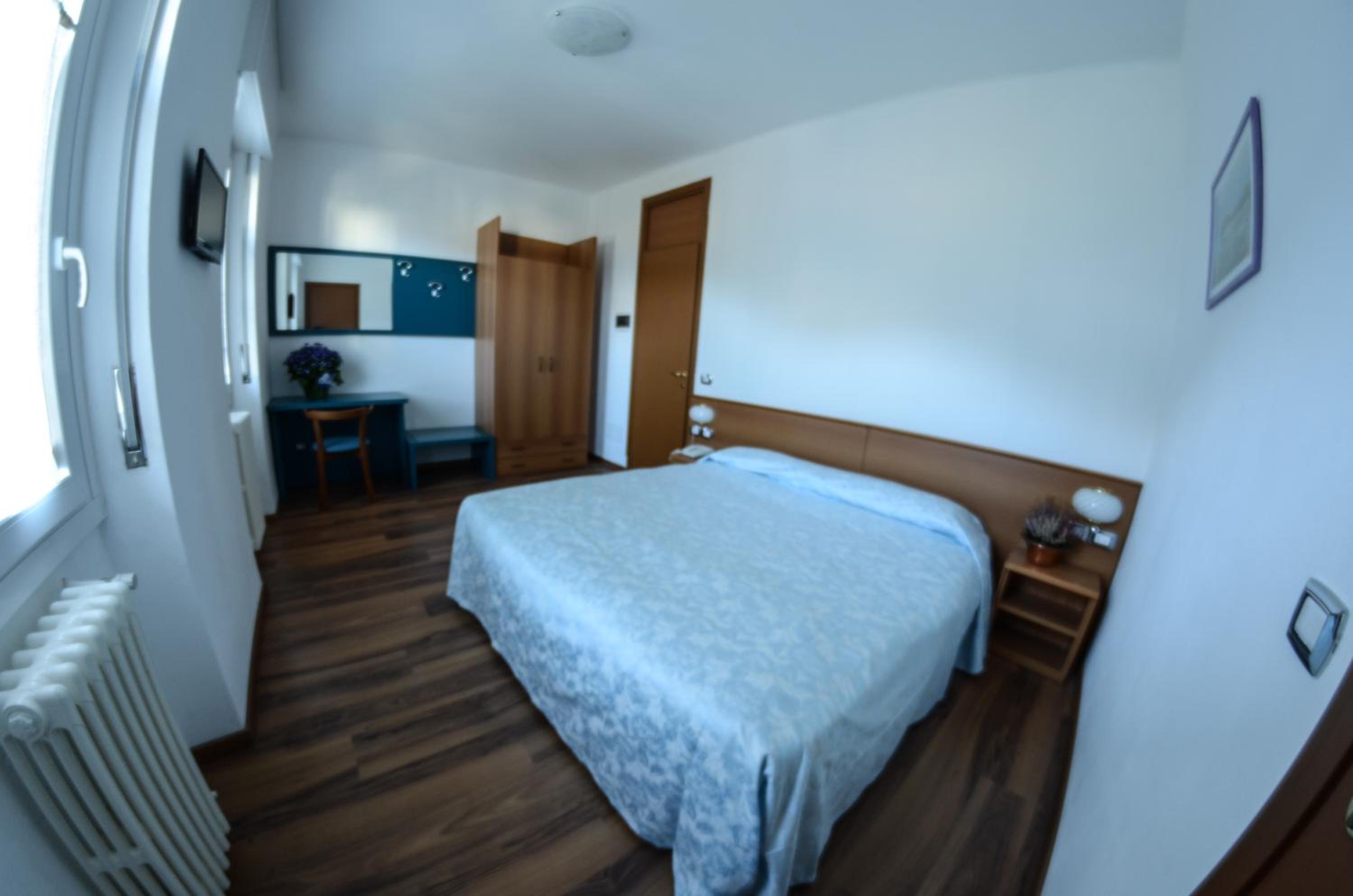 Double or Twin Room photo 2