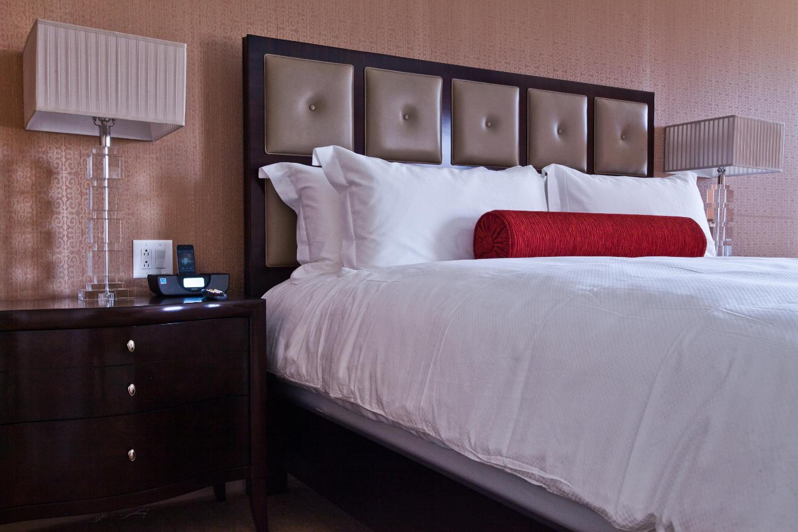 Superior King Suite - Photo 1