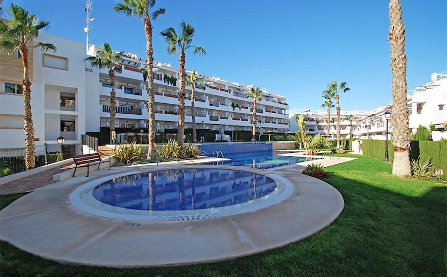 Apartment with Pool View photo 2