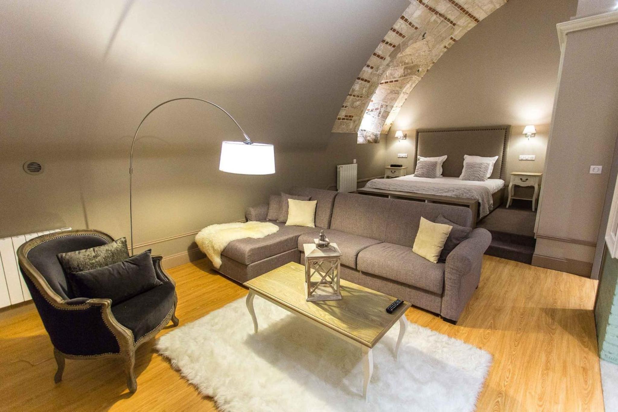 One-Bedroom Apartment - Photo 5
