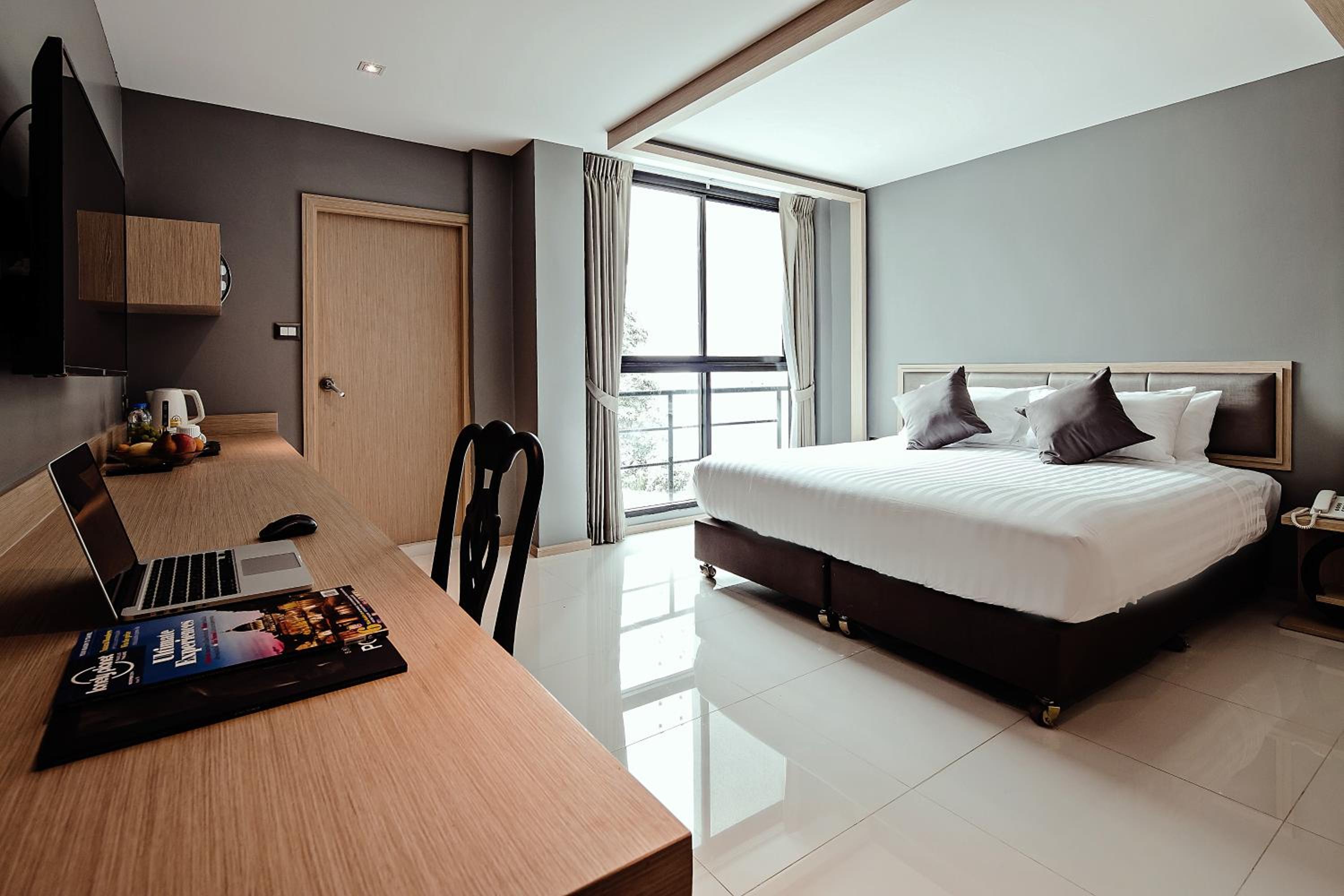 Deluxe King Room