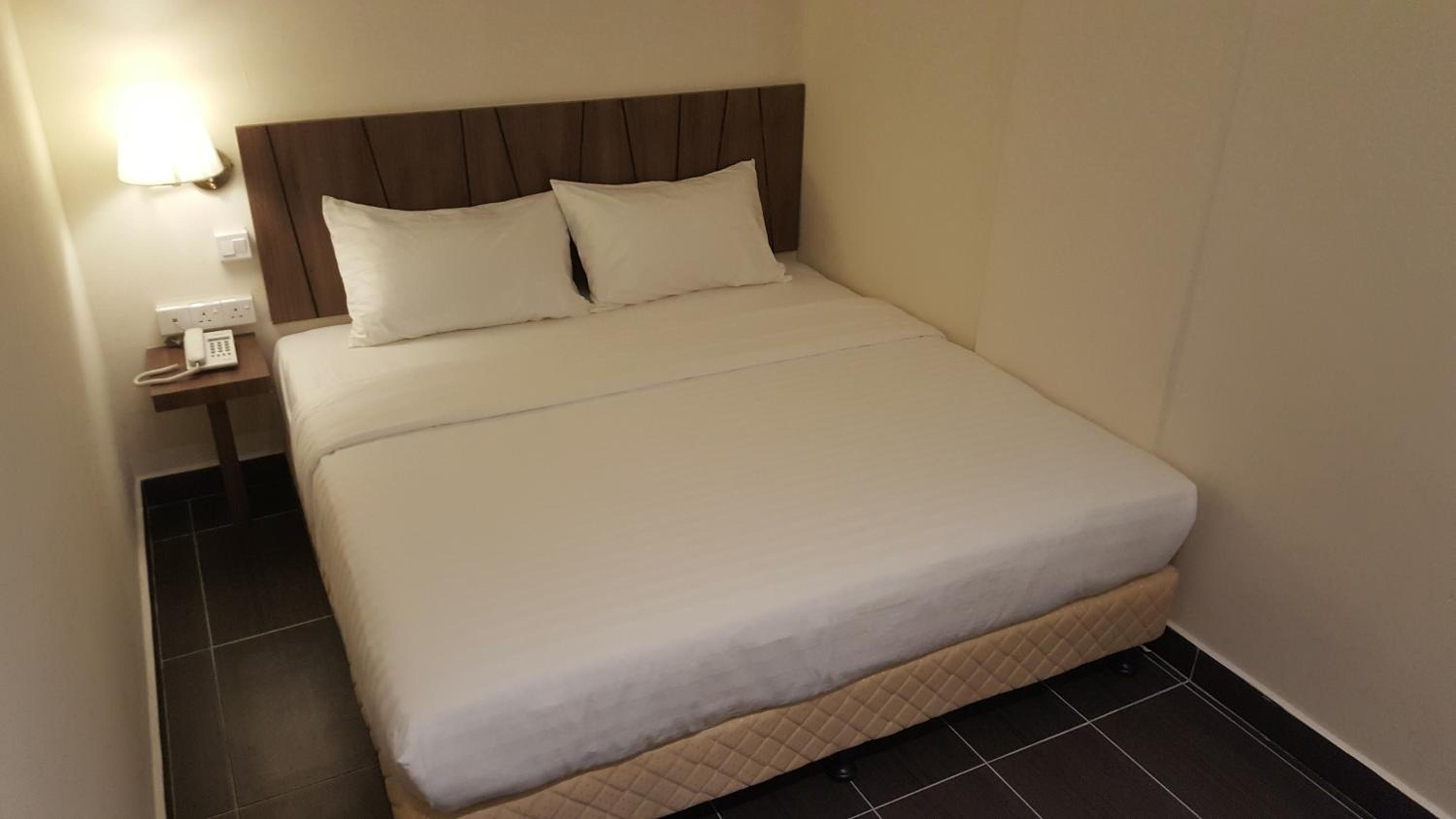 Standard King Room photo 2
