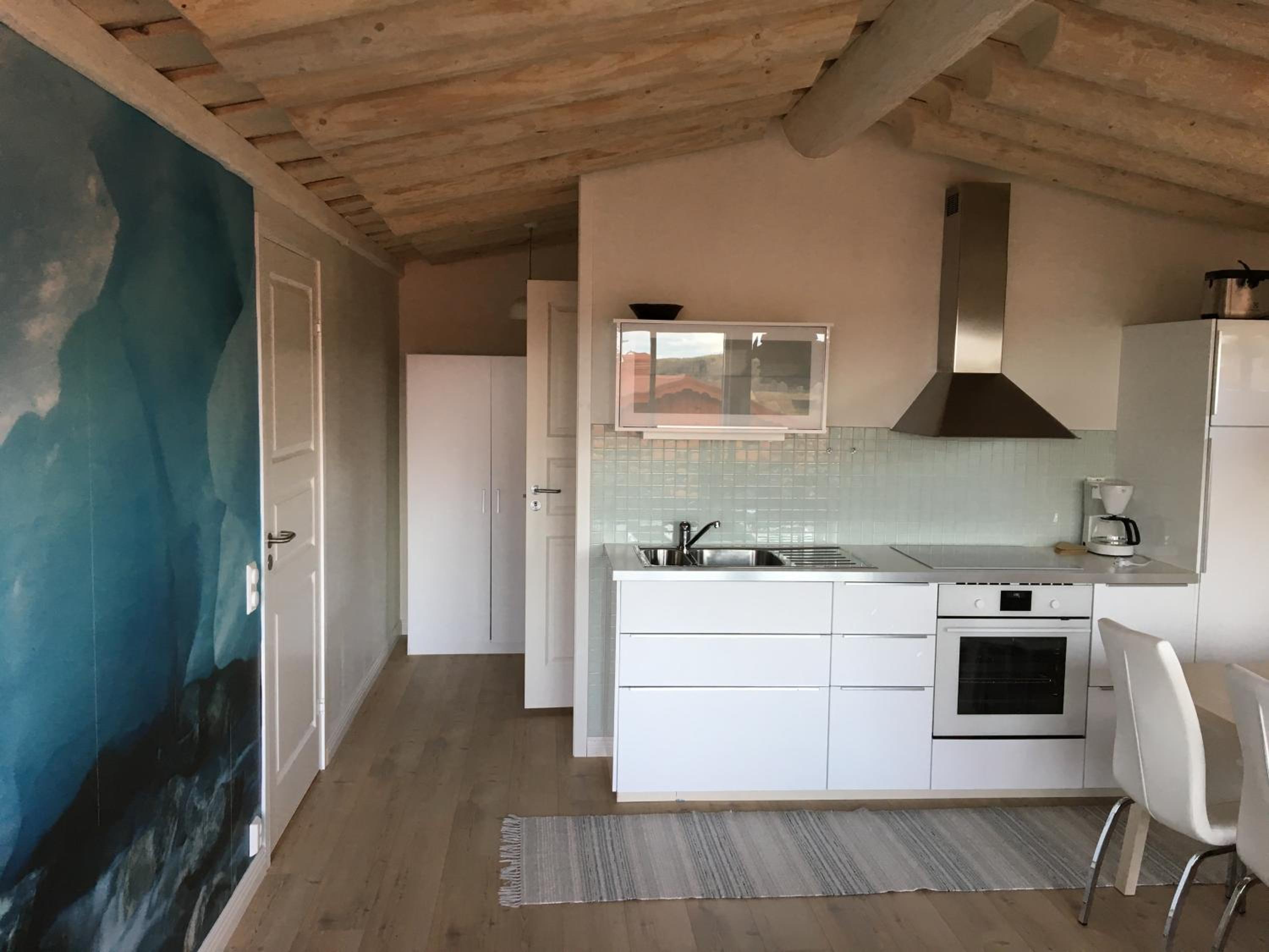 Villa with Lake View - Photo 5