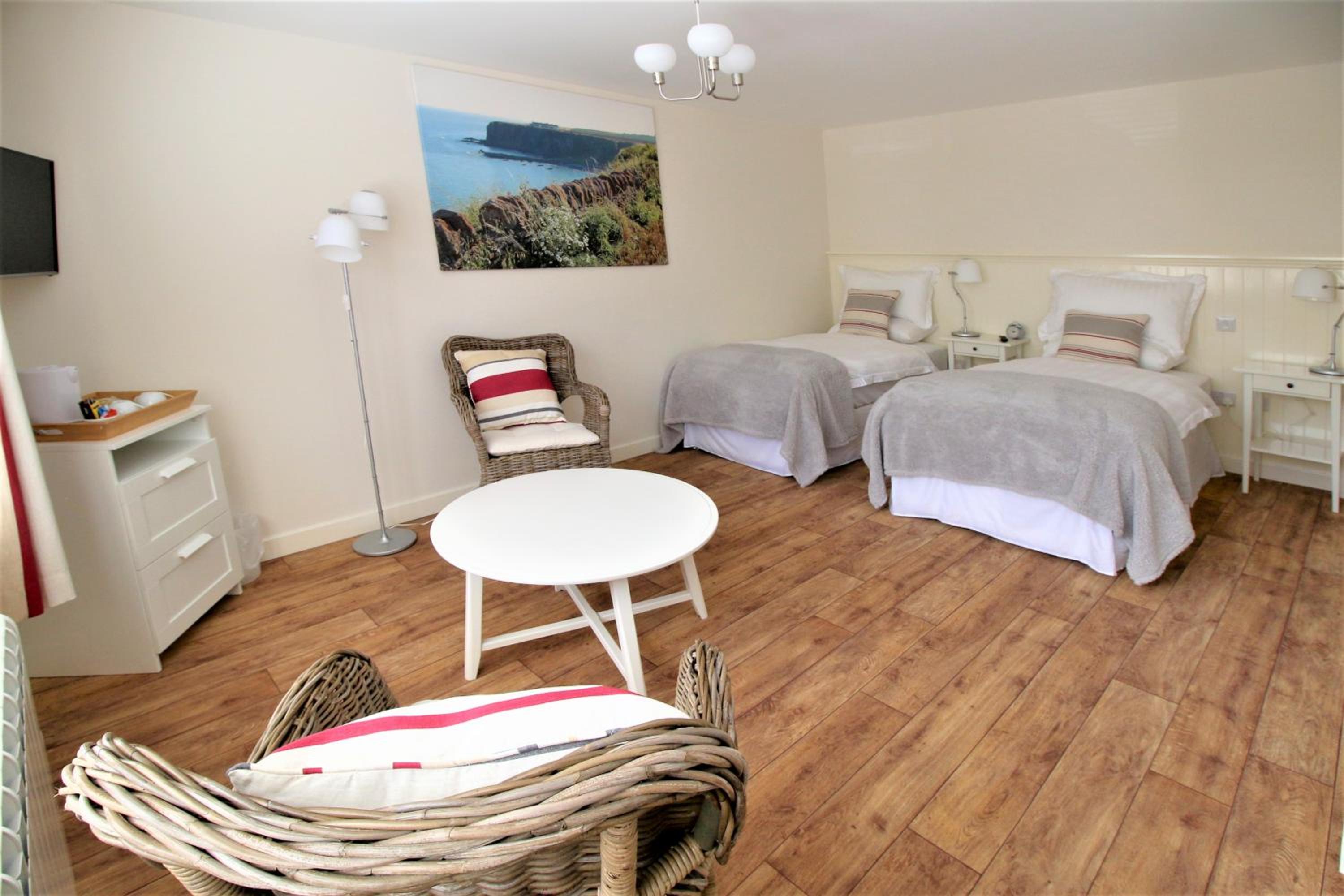 Twin Room - Disability Access photo 1