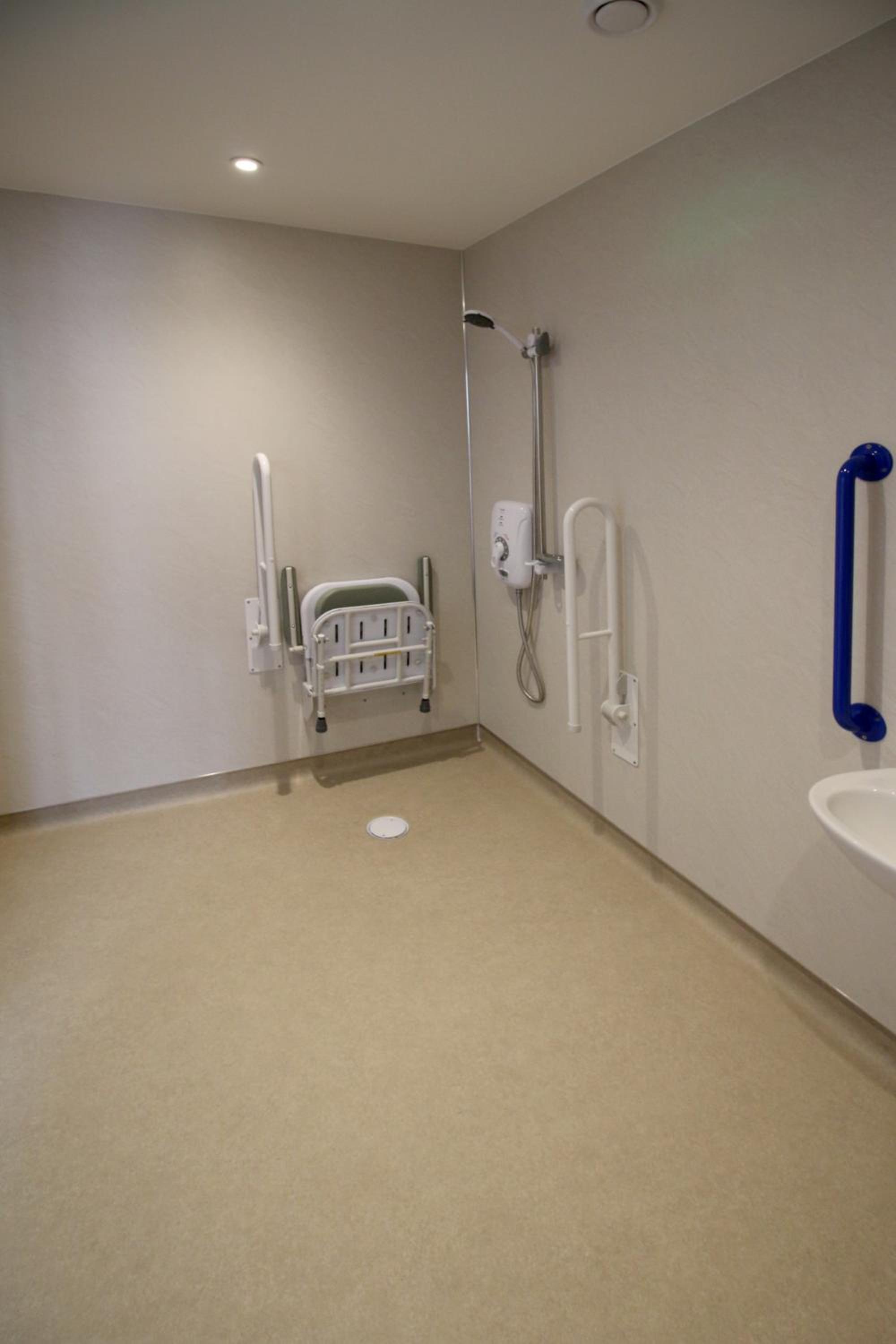 Twin Room - Disability Access photo 3
