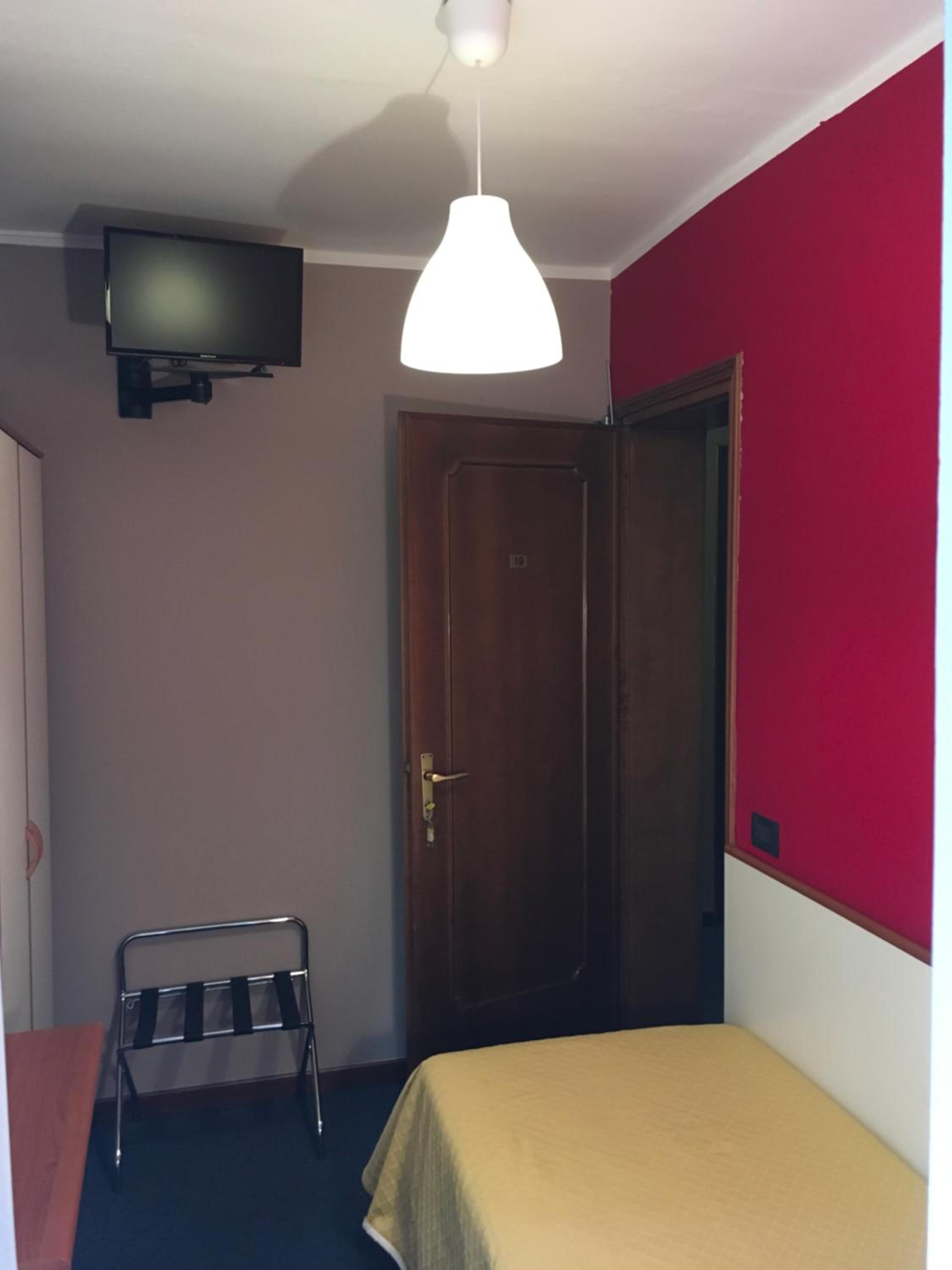 Einzelzimmer mit eigenem Badezimmer