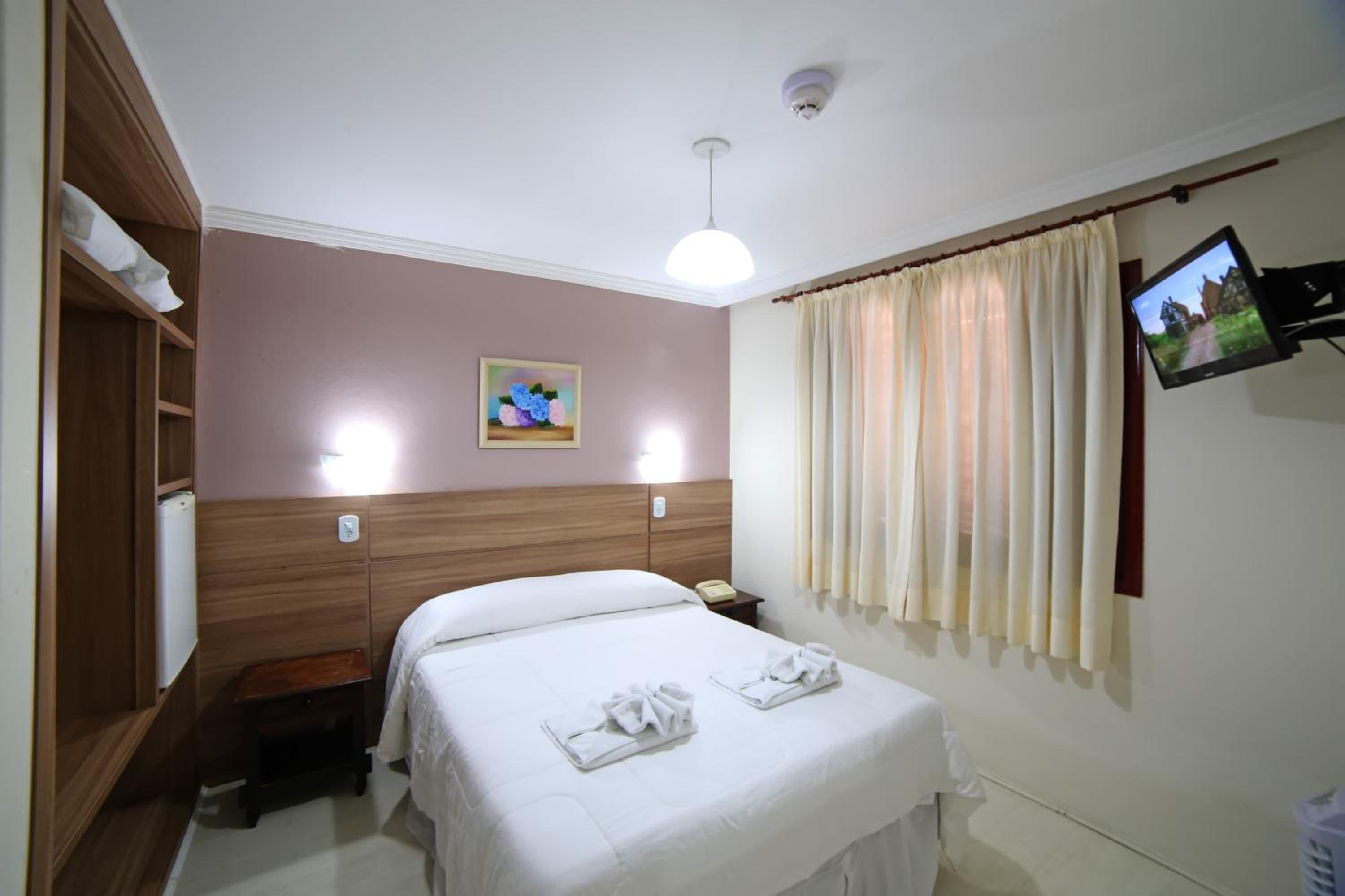 Standard Double or Twin Room photo 1