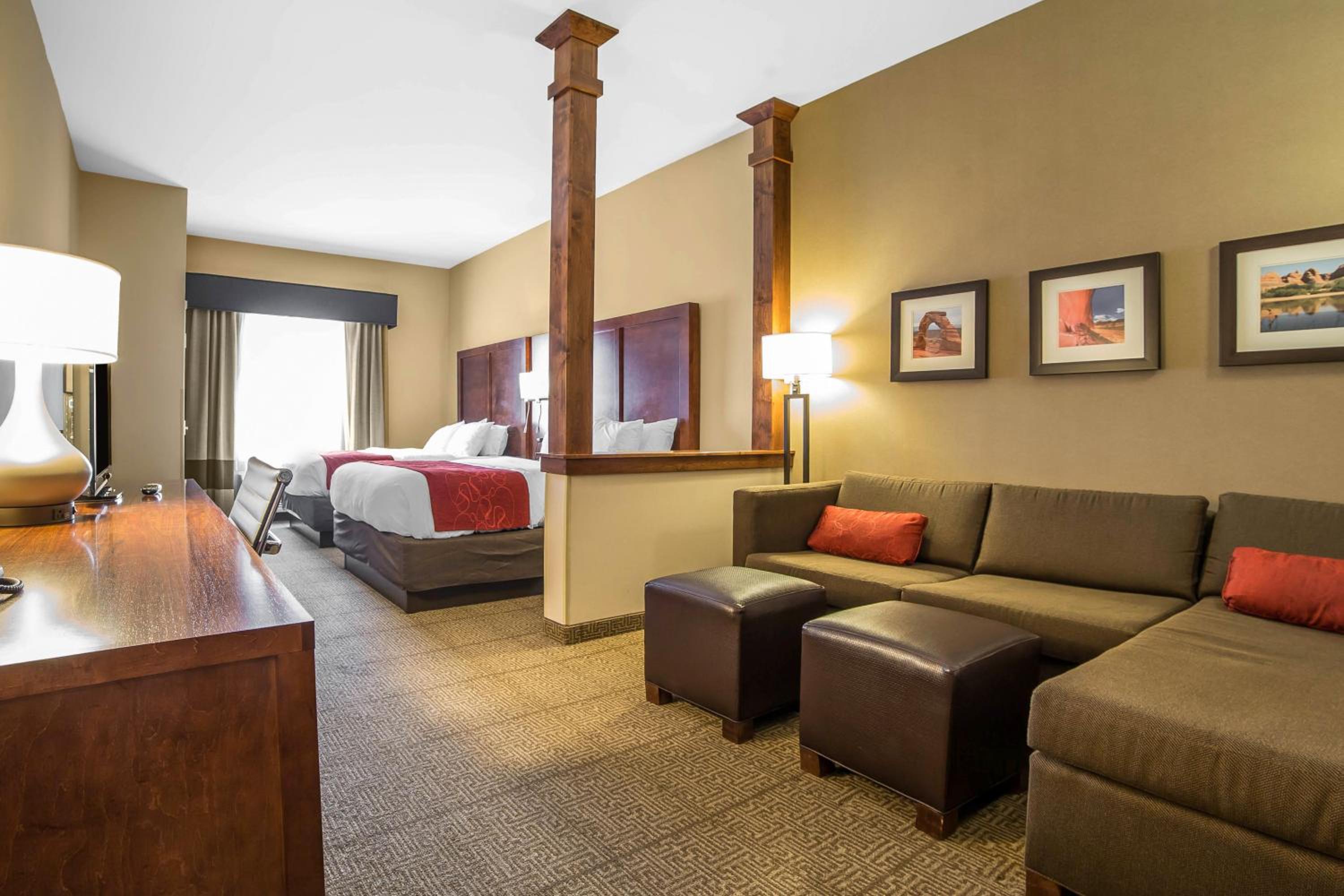 Queen Room with Two Queen Beds - Non-Smoking