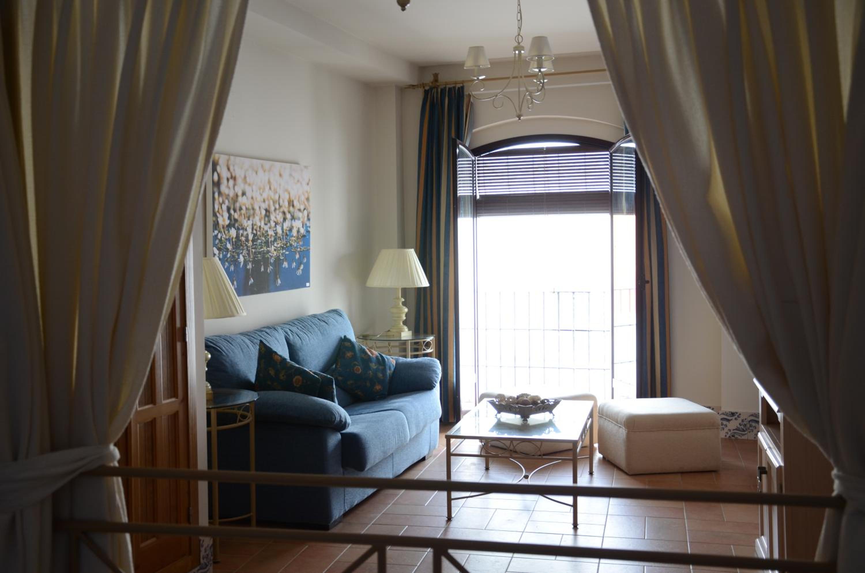 Deluxe Double Room with Balcony - Photo 3
