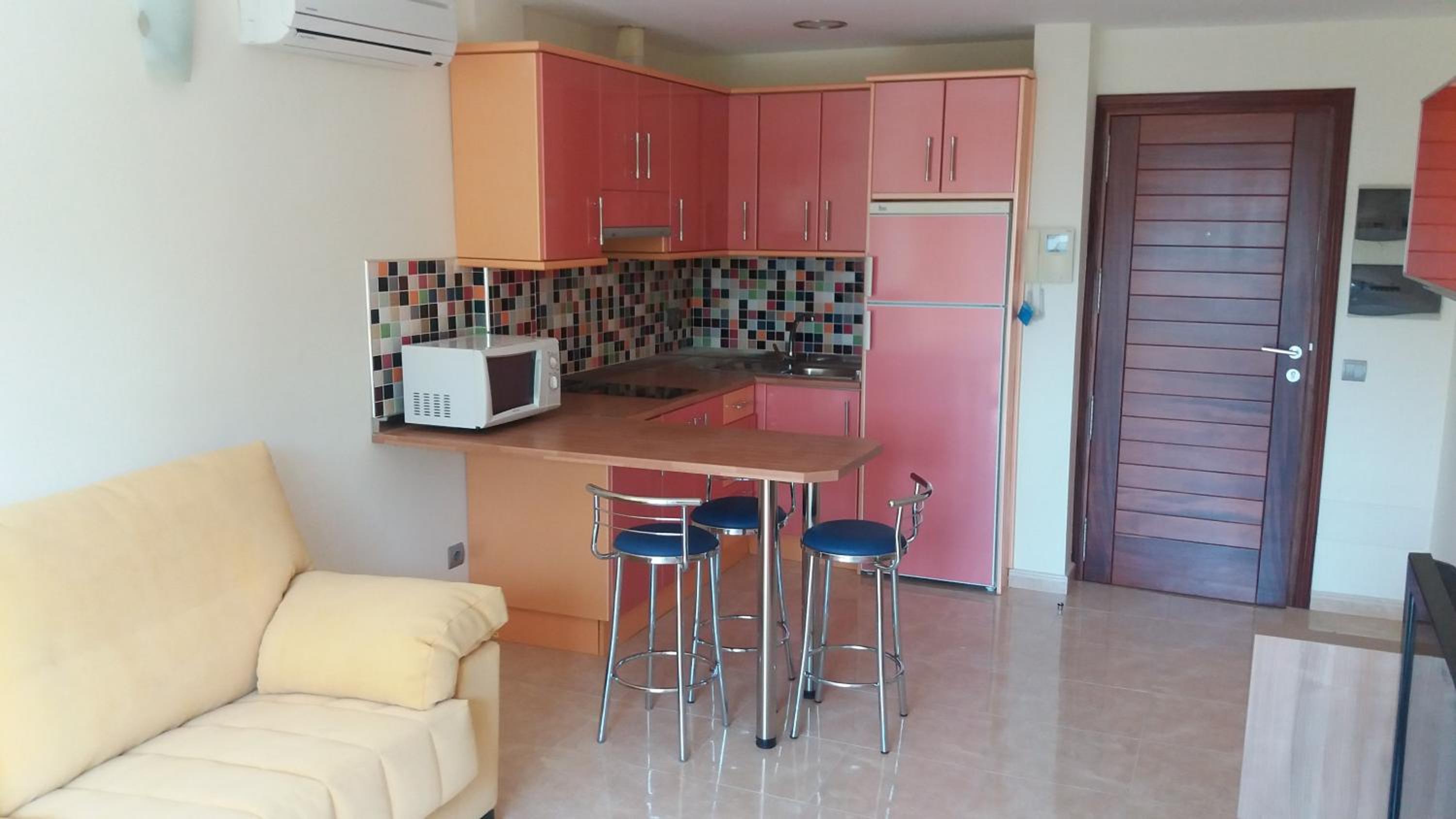One-Bedroom Apartment - Photo 11