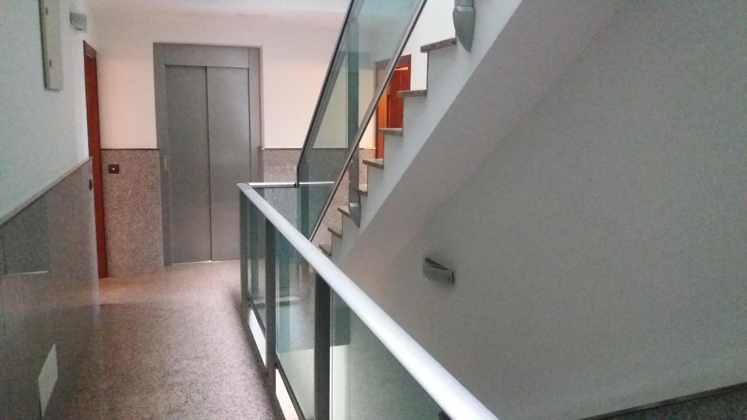 One-Bedroom Apartment - Photo 2