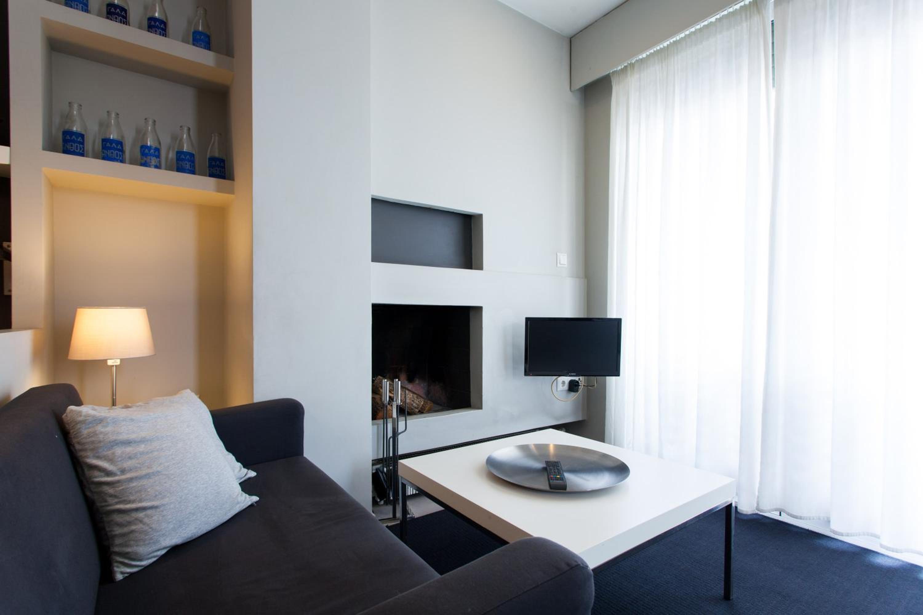 Studio with Balcony AH32