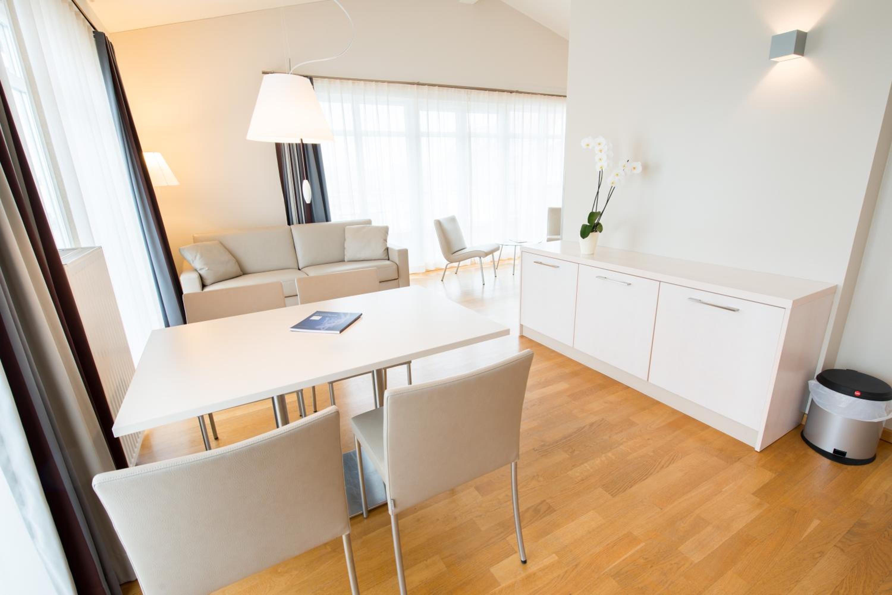 Suite with partially Sea View photo 3