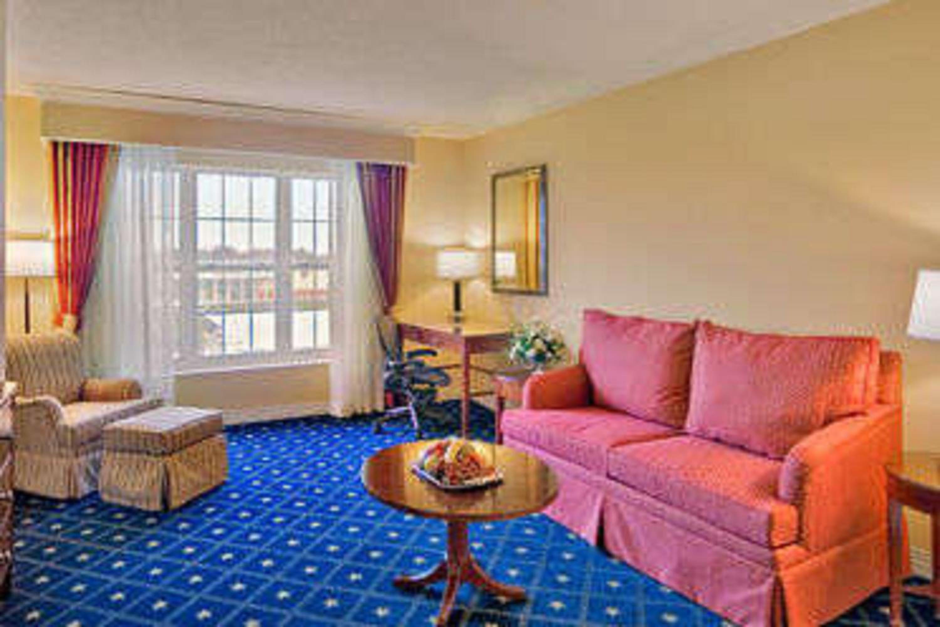 One-Bedroom King Suite - Non-Smoking - Photo 2