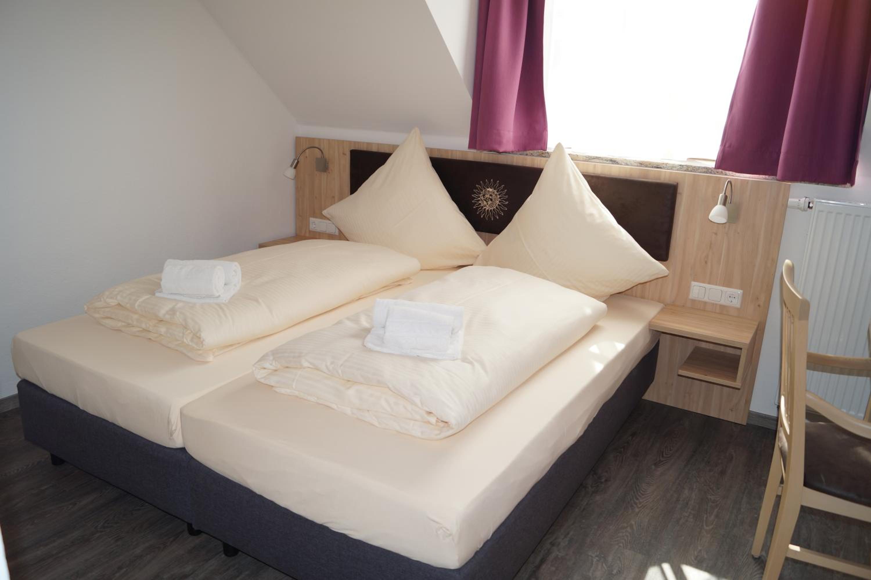 Standard Double or Twin Room - Photo 4