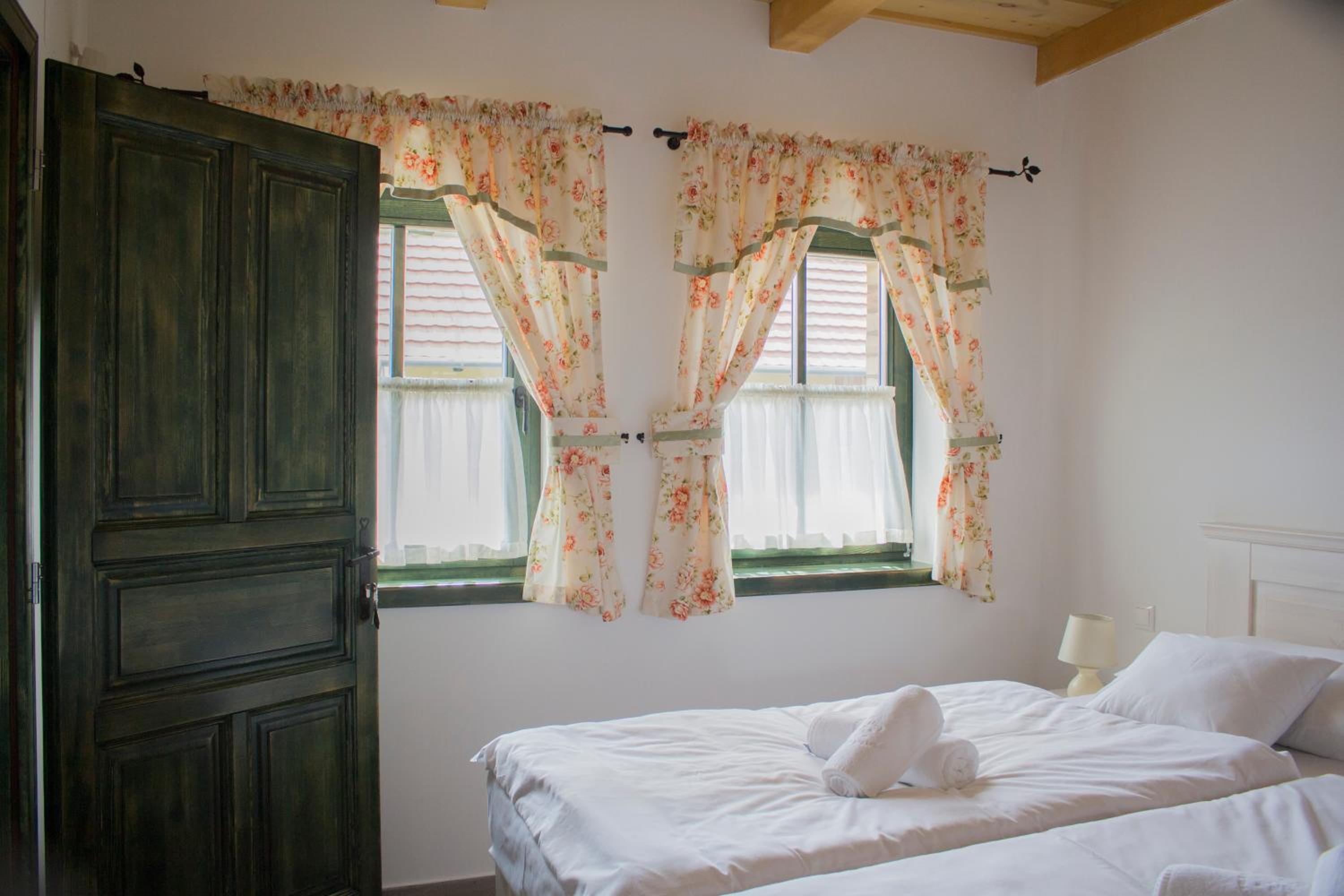 Standard Double Room - Photo 1
