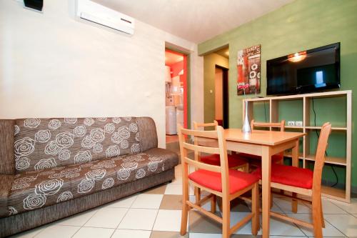 Two-Bedroom Apartment - Photo 15