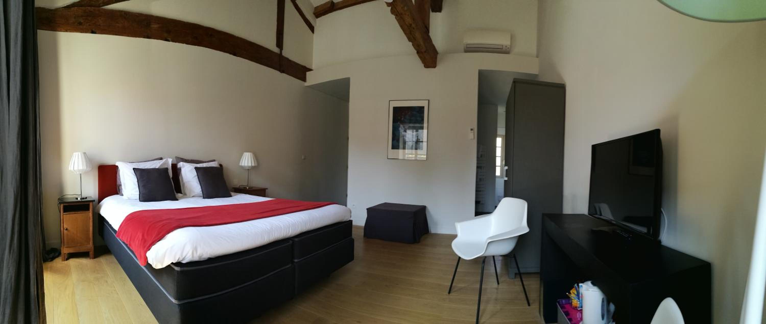 Deluxe King Room photo 1