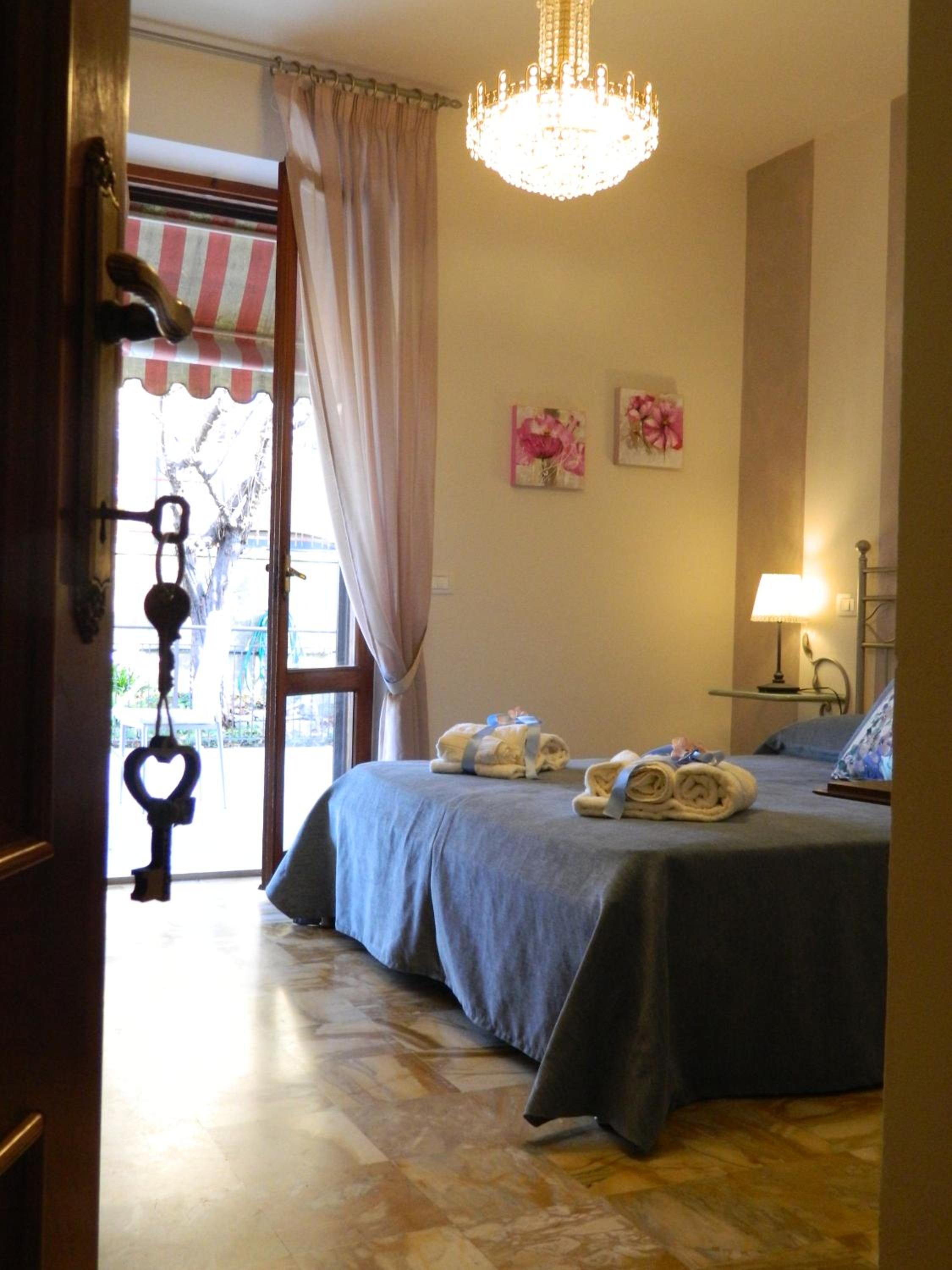 Double Room with Private Bathroom photo 1