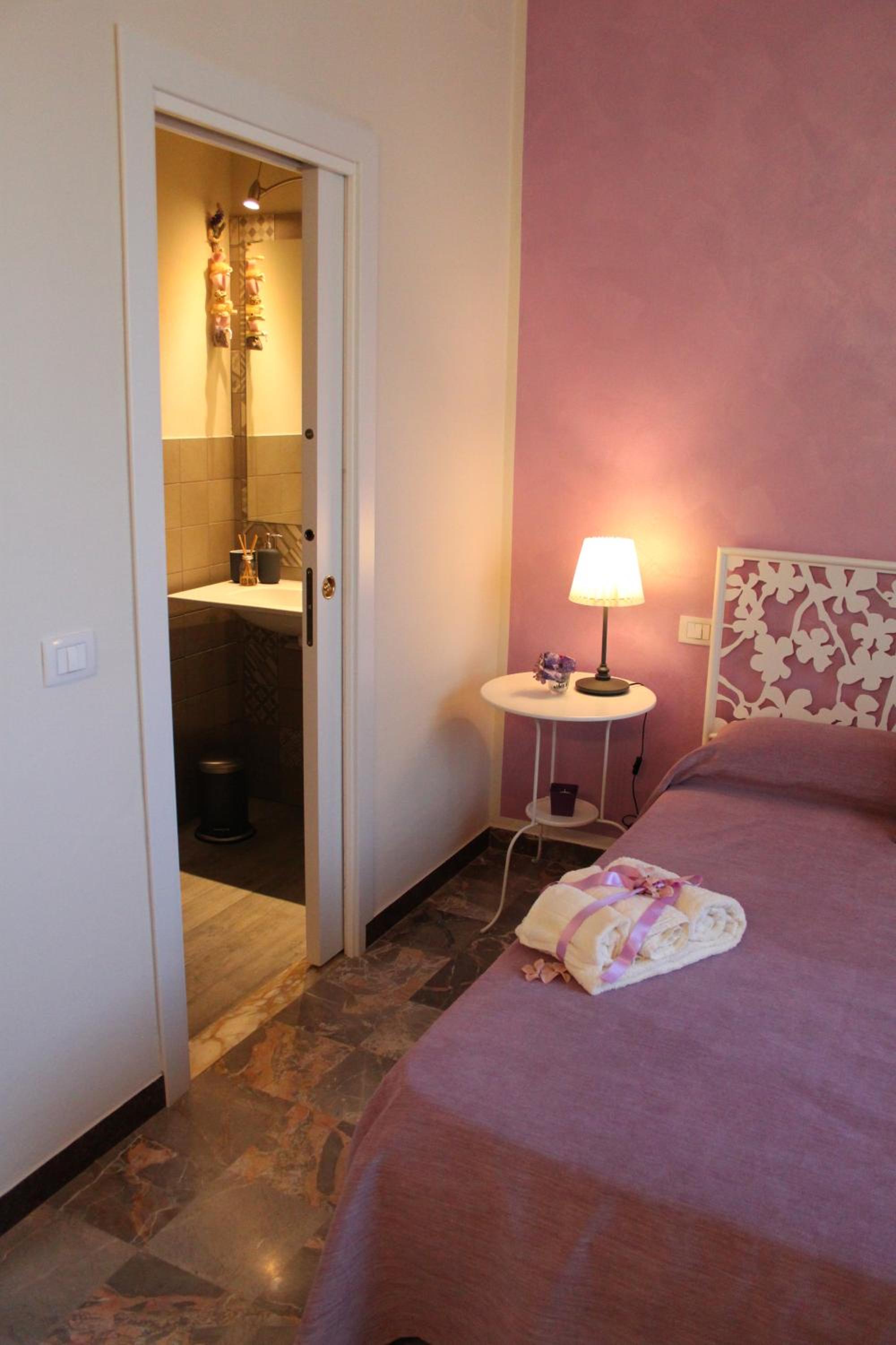 Double Room with Private Bathroom photo 2