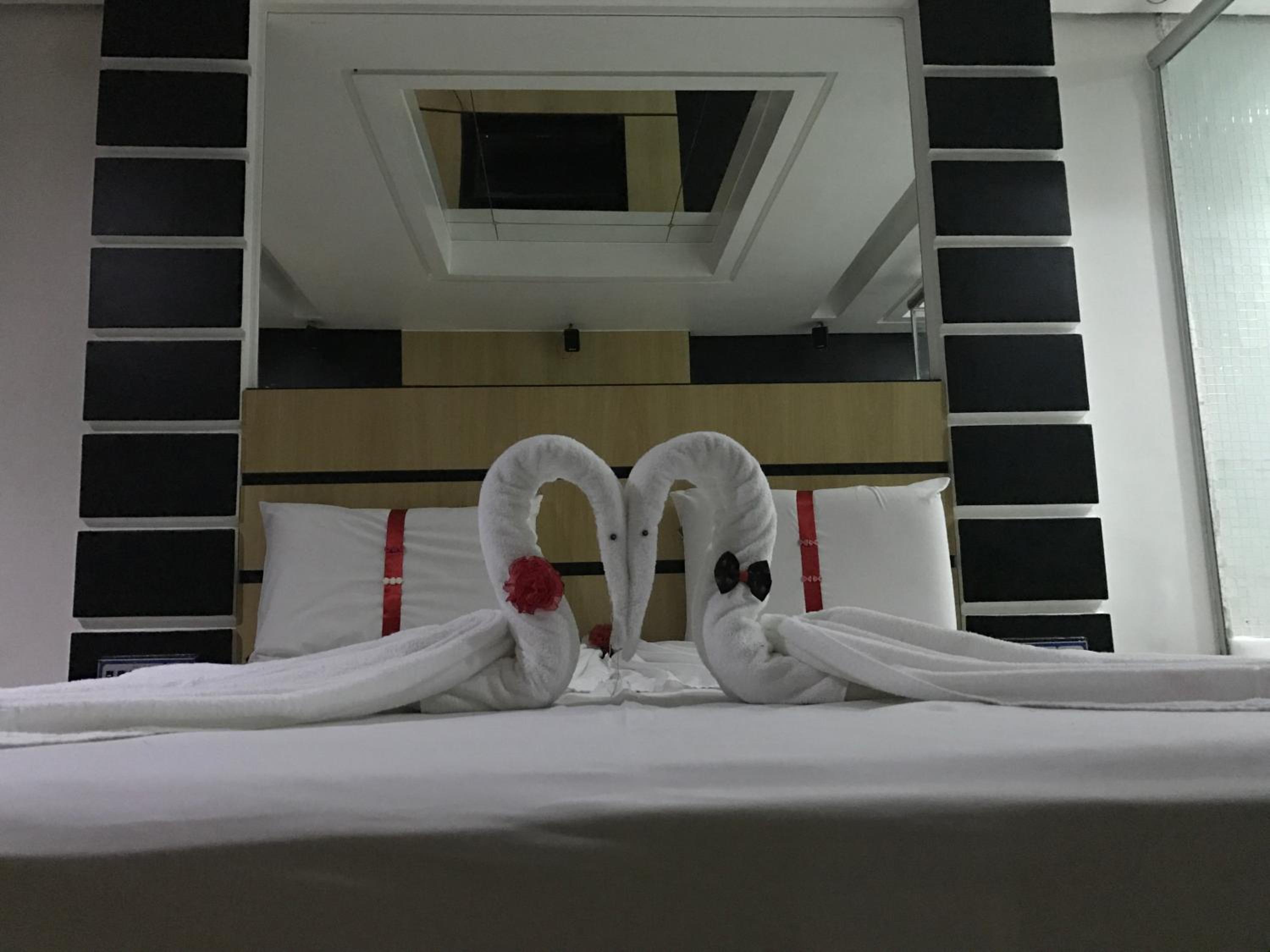 Deluxe Suite with Spa Bath