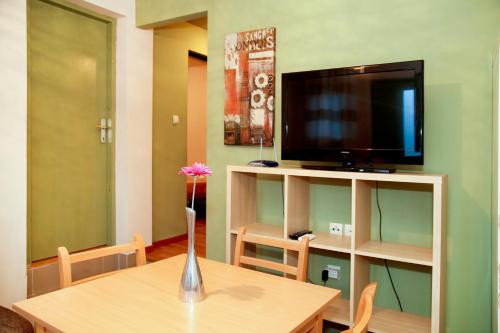 Two-Bedroom Apartment - Photo 9