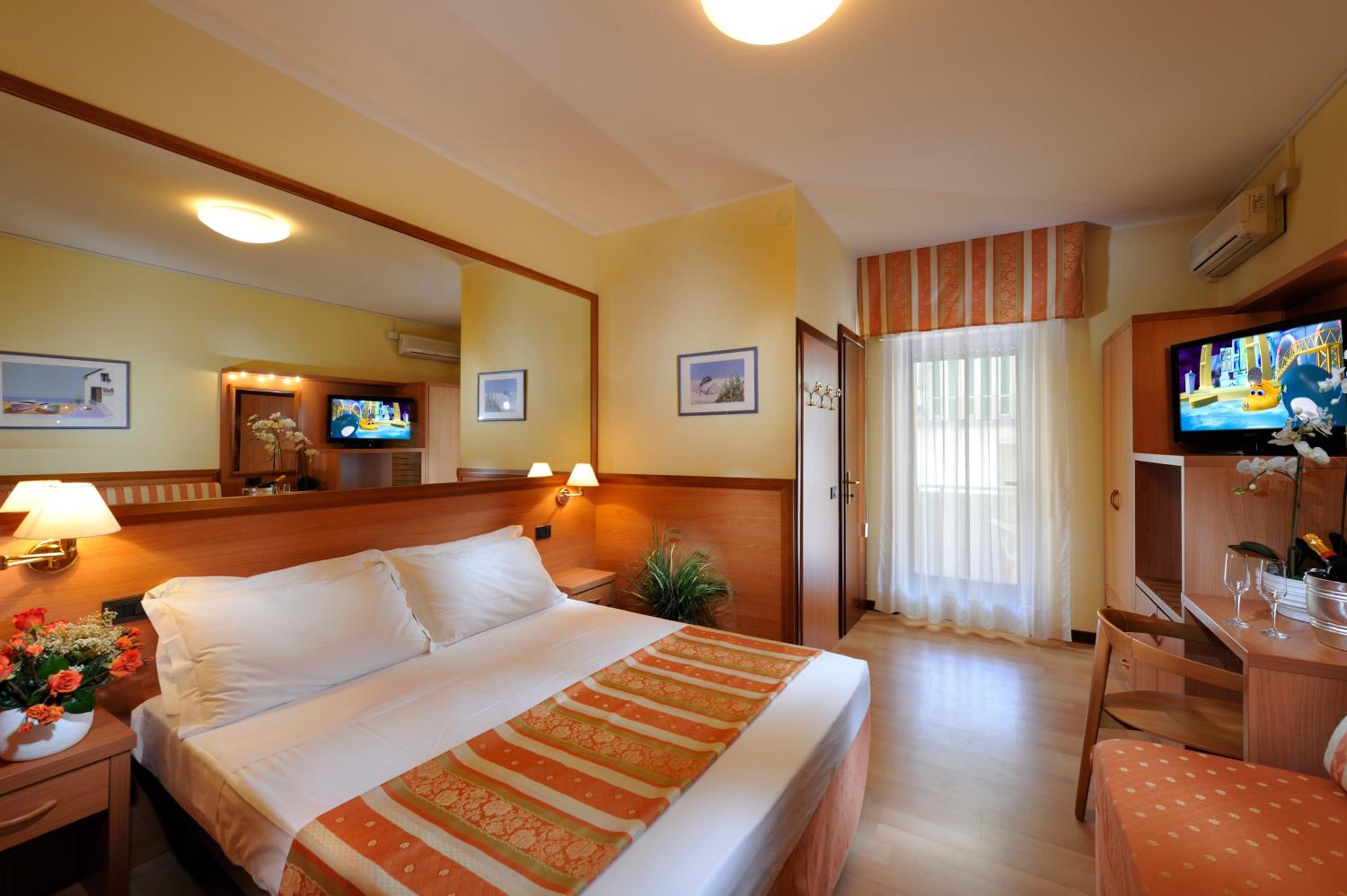 Double Room with Balcony photo 3