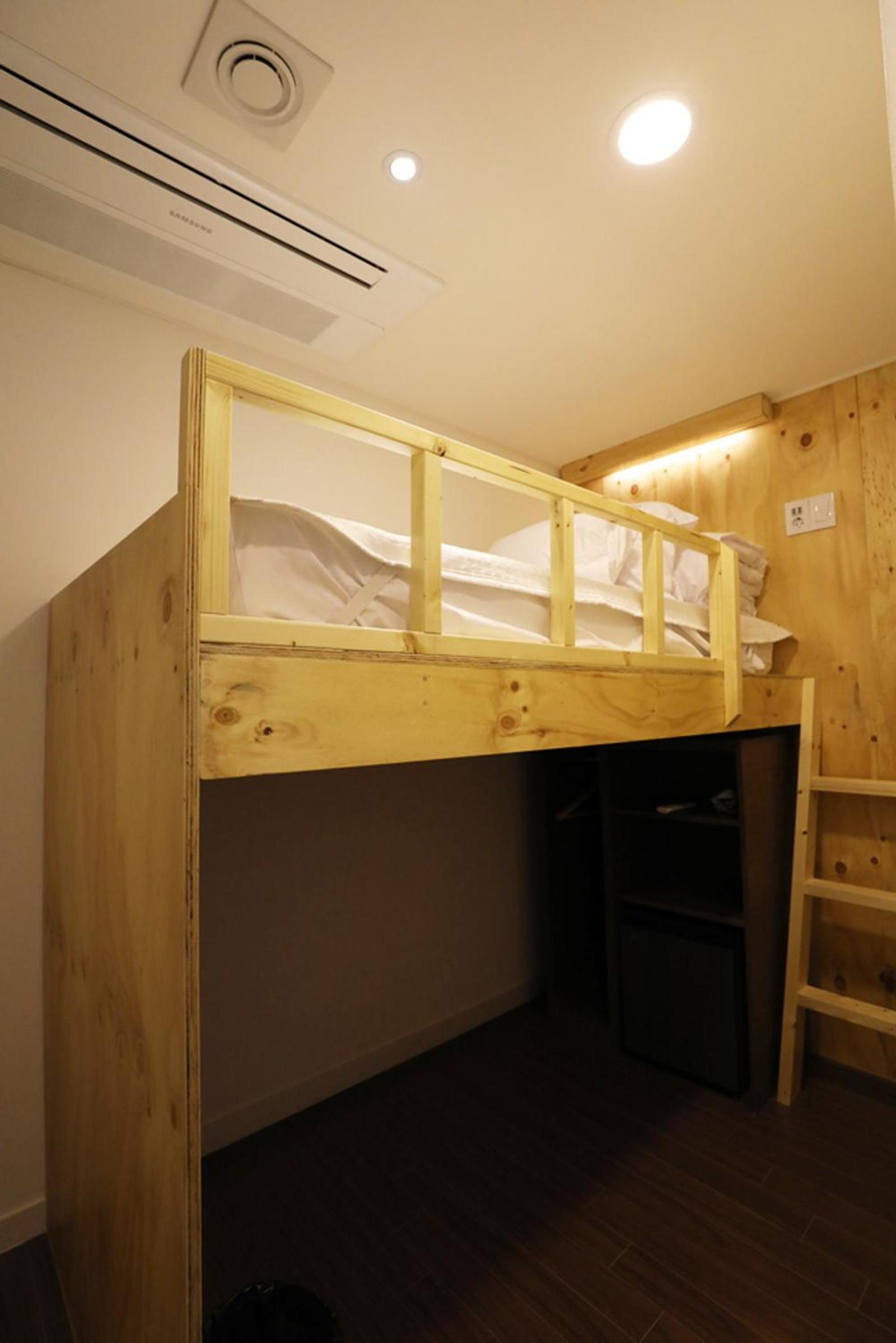 Single Room - No Window photo 3