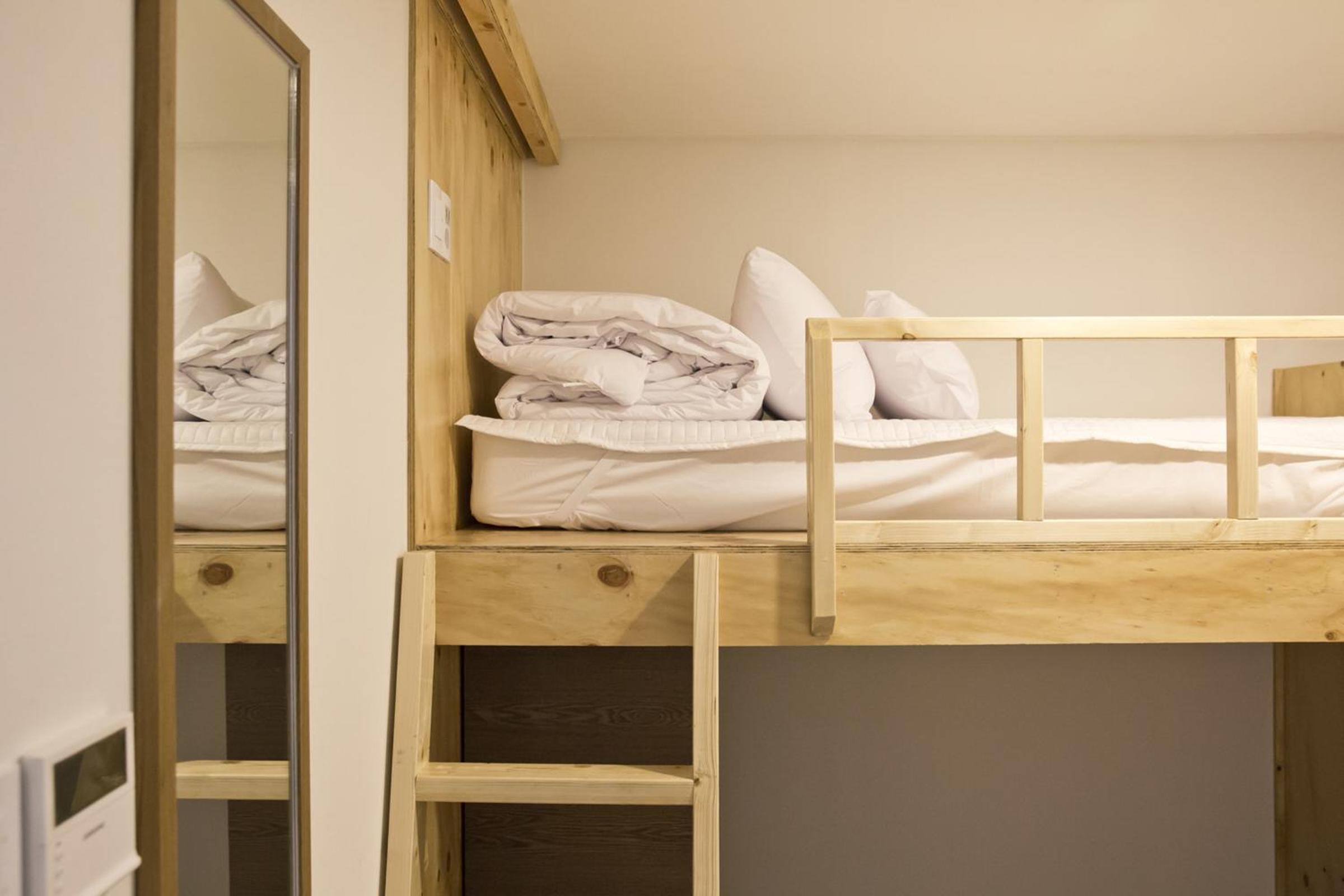 Twin Room with Bunk Bed - No window photo 2