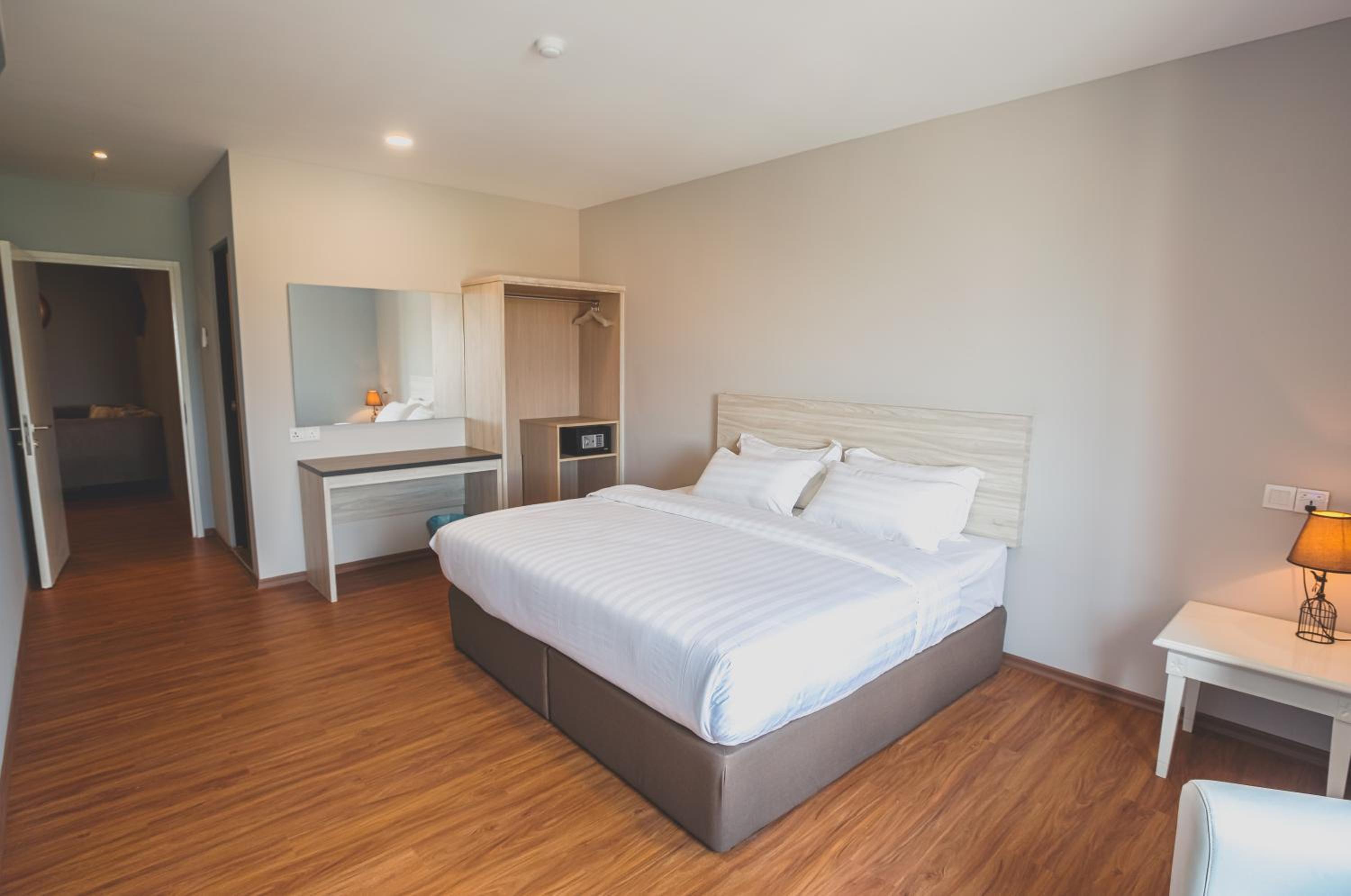 Deluxe King Room