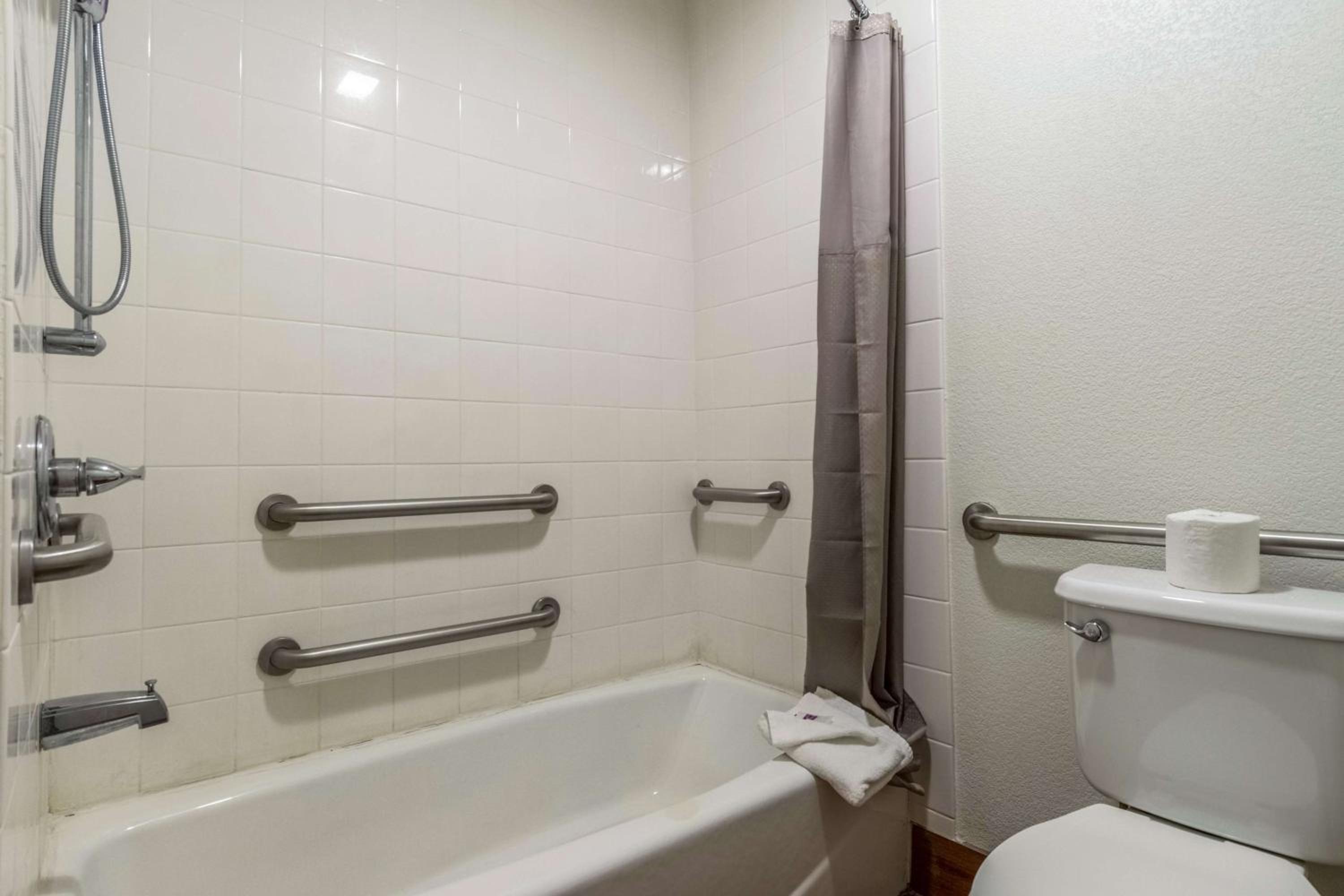 King Room - Disability Access - Non-Smoking
