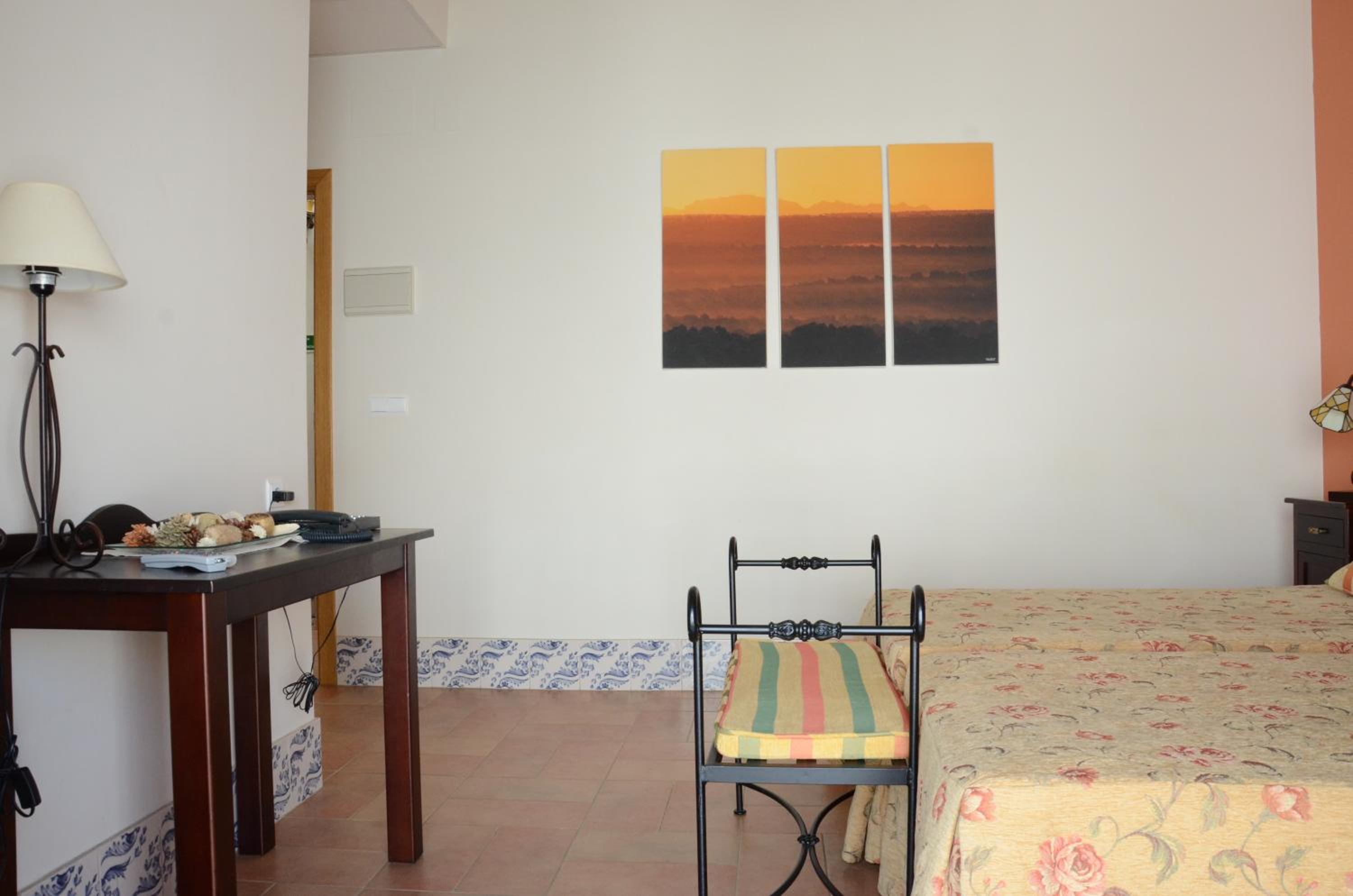 Twin Room - Photo 1