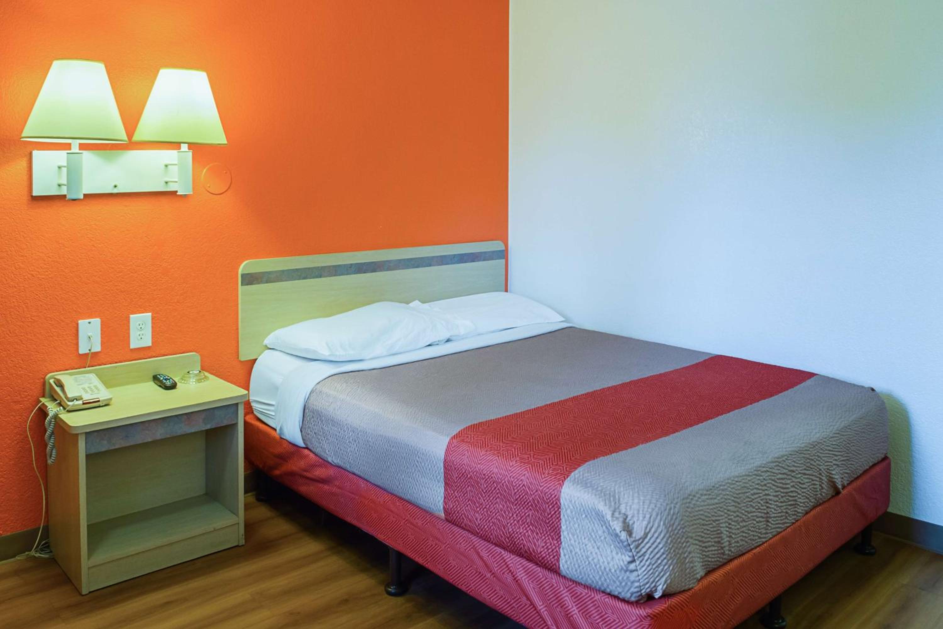 Double Room - Disability Access photo 3