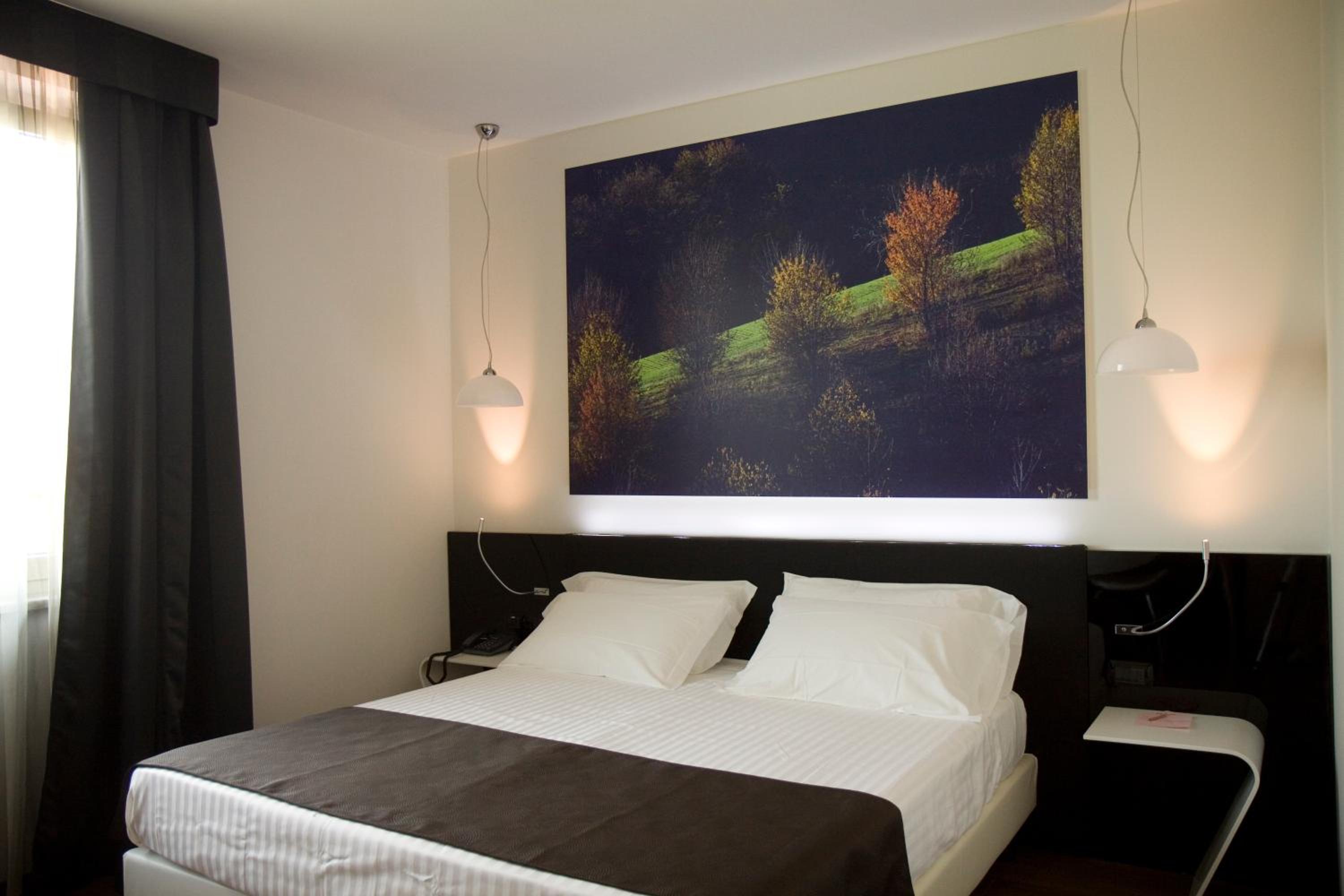 Double or Twin Room photo 2