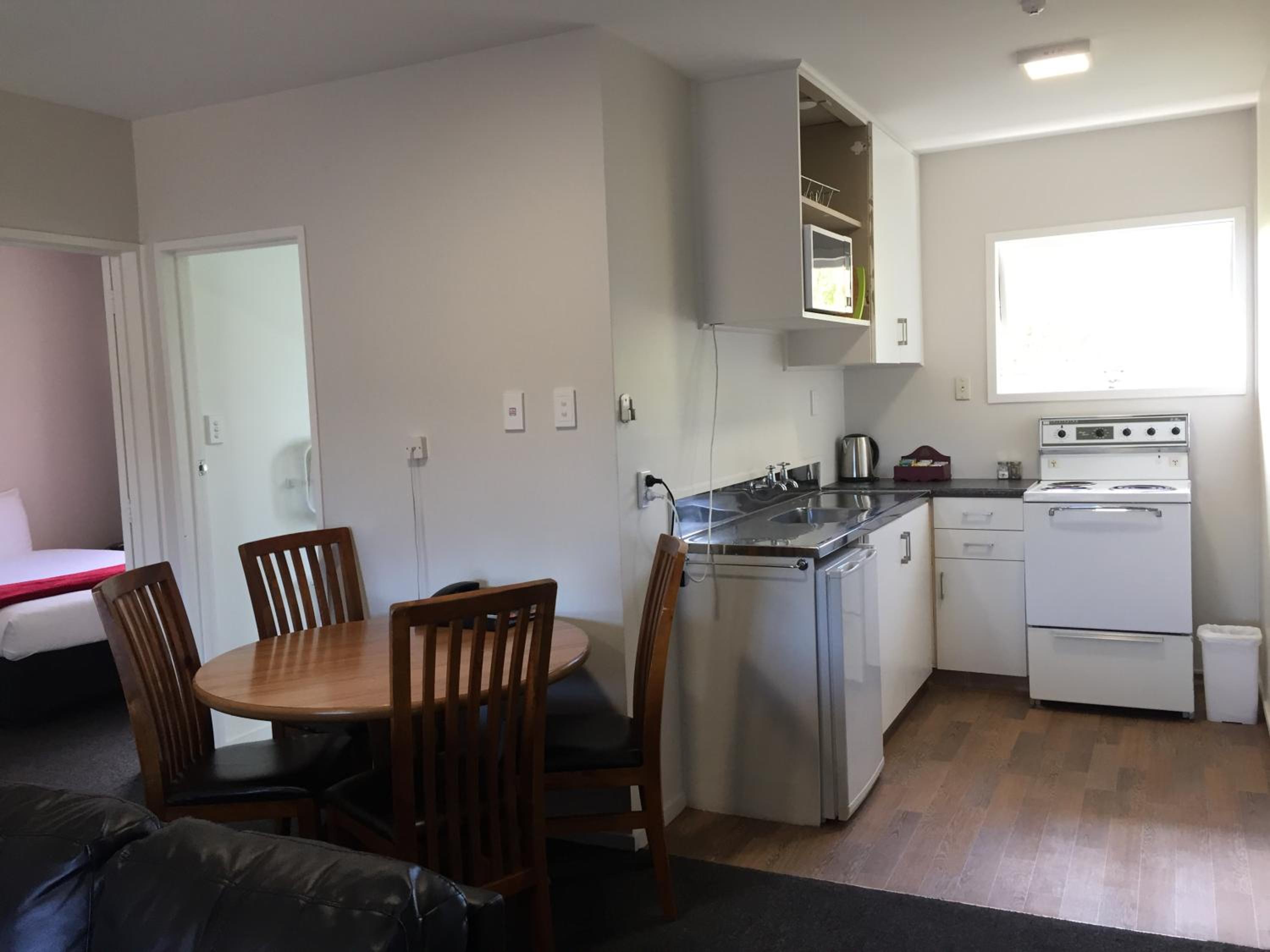 Two-Bedroom Apartment - Photo 2