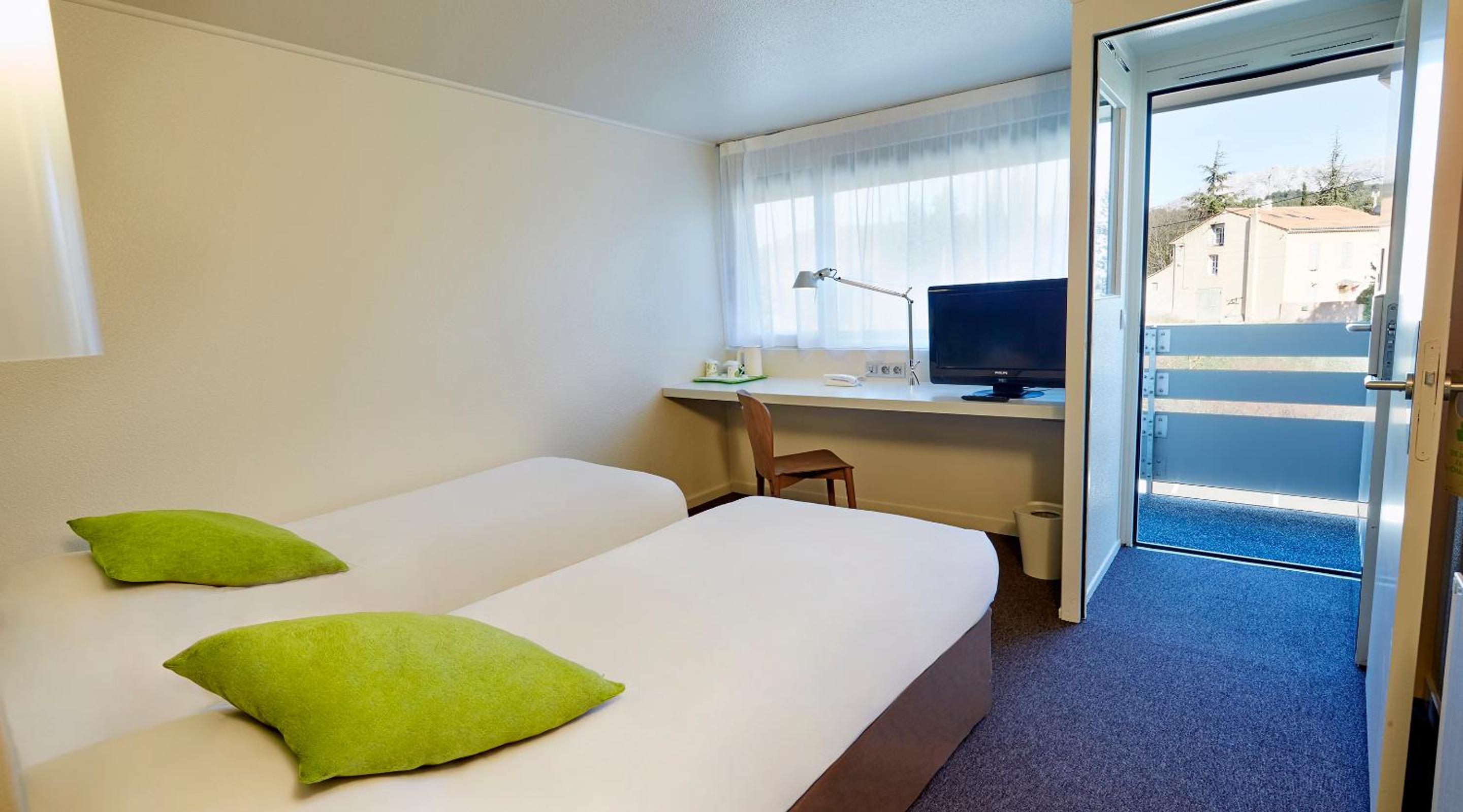 New Generation Twin Room 