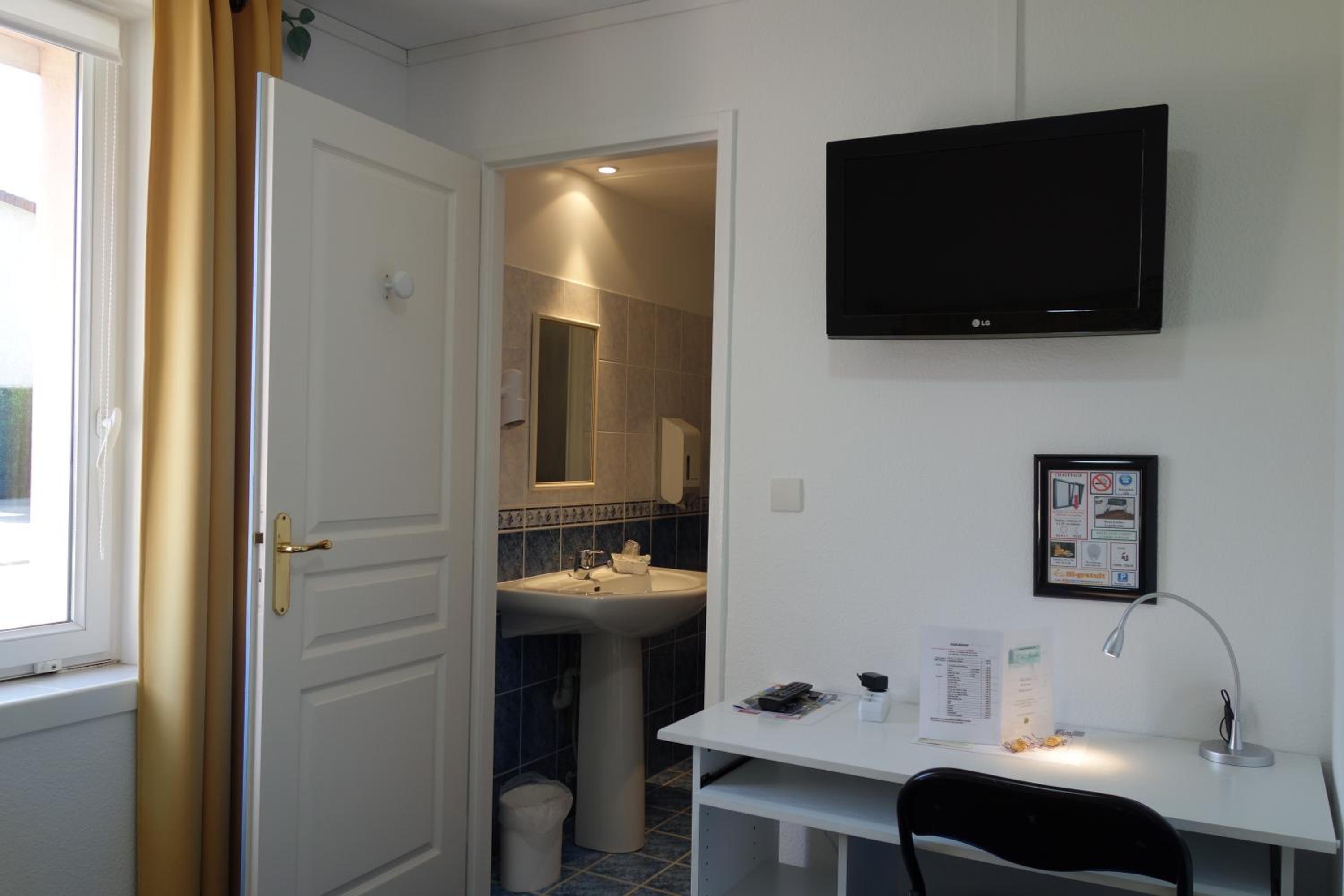 Small Double Room photo 1