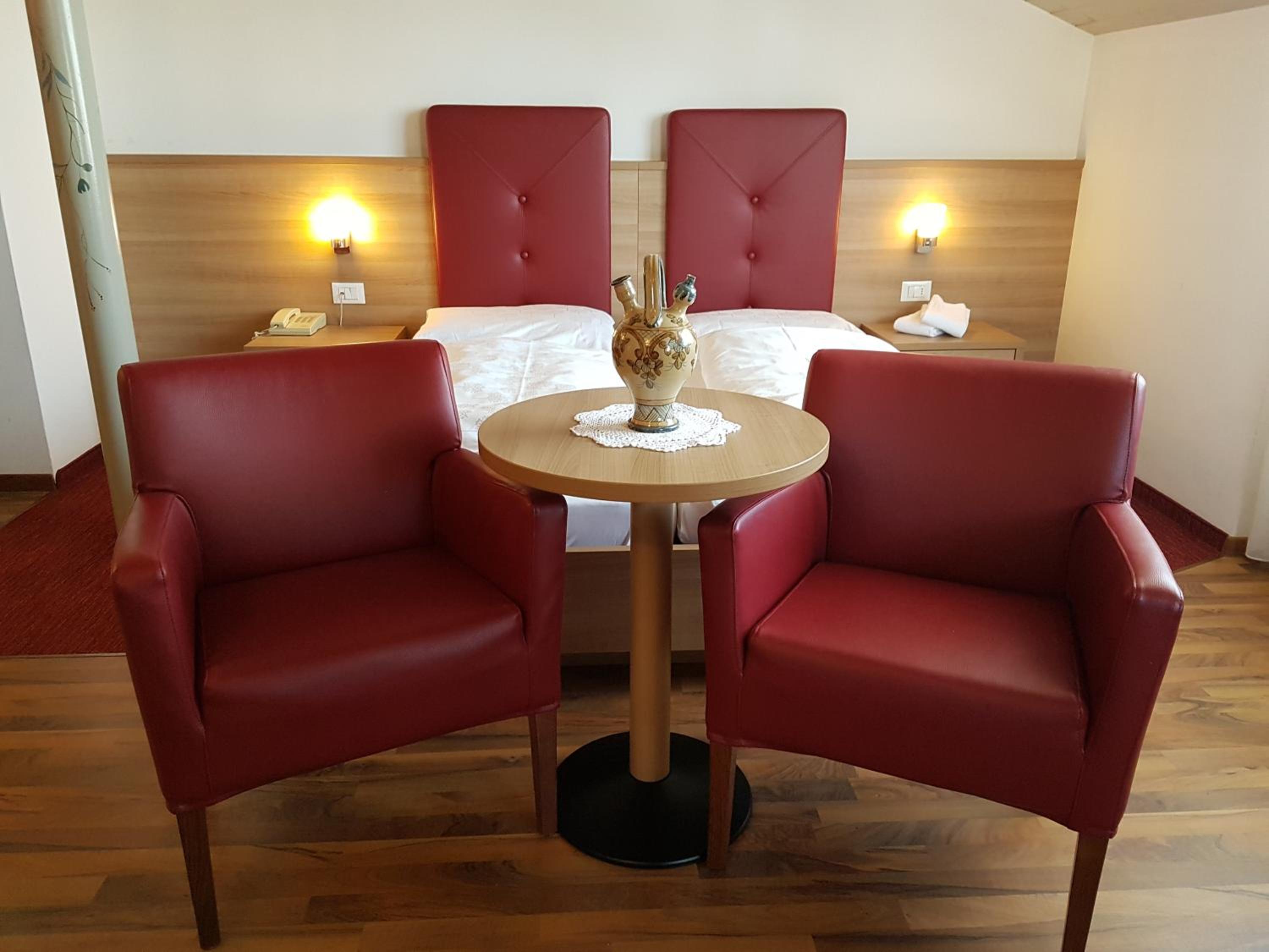 Double Room - Photo 3