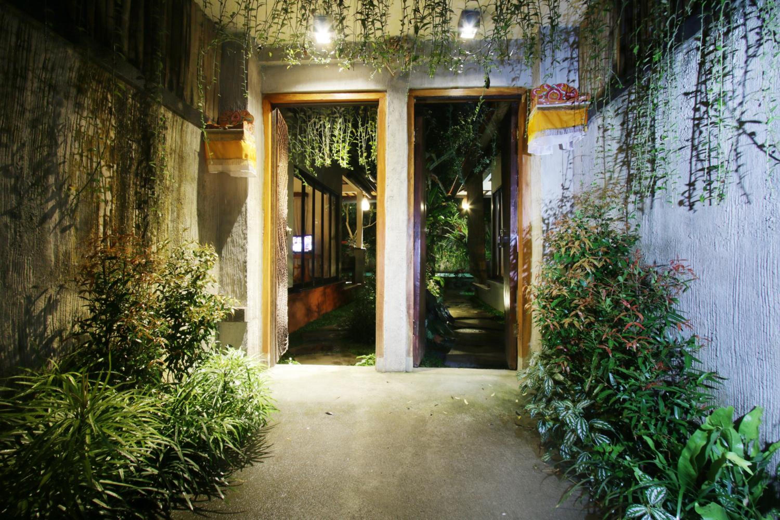 Villa with Private Pool - Photo 6