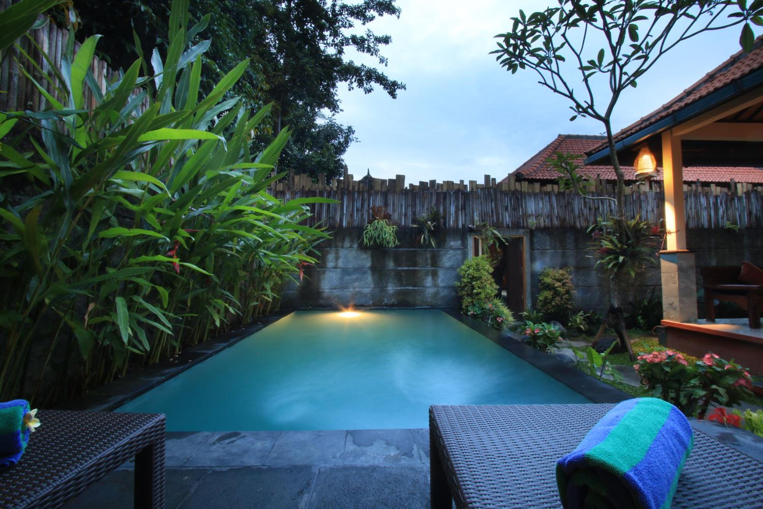 Villa with Private Pool - Photo 14
