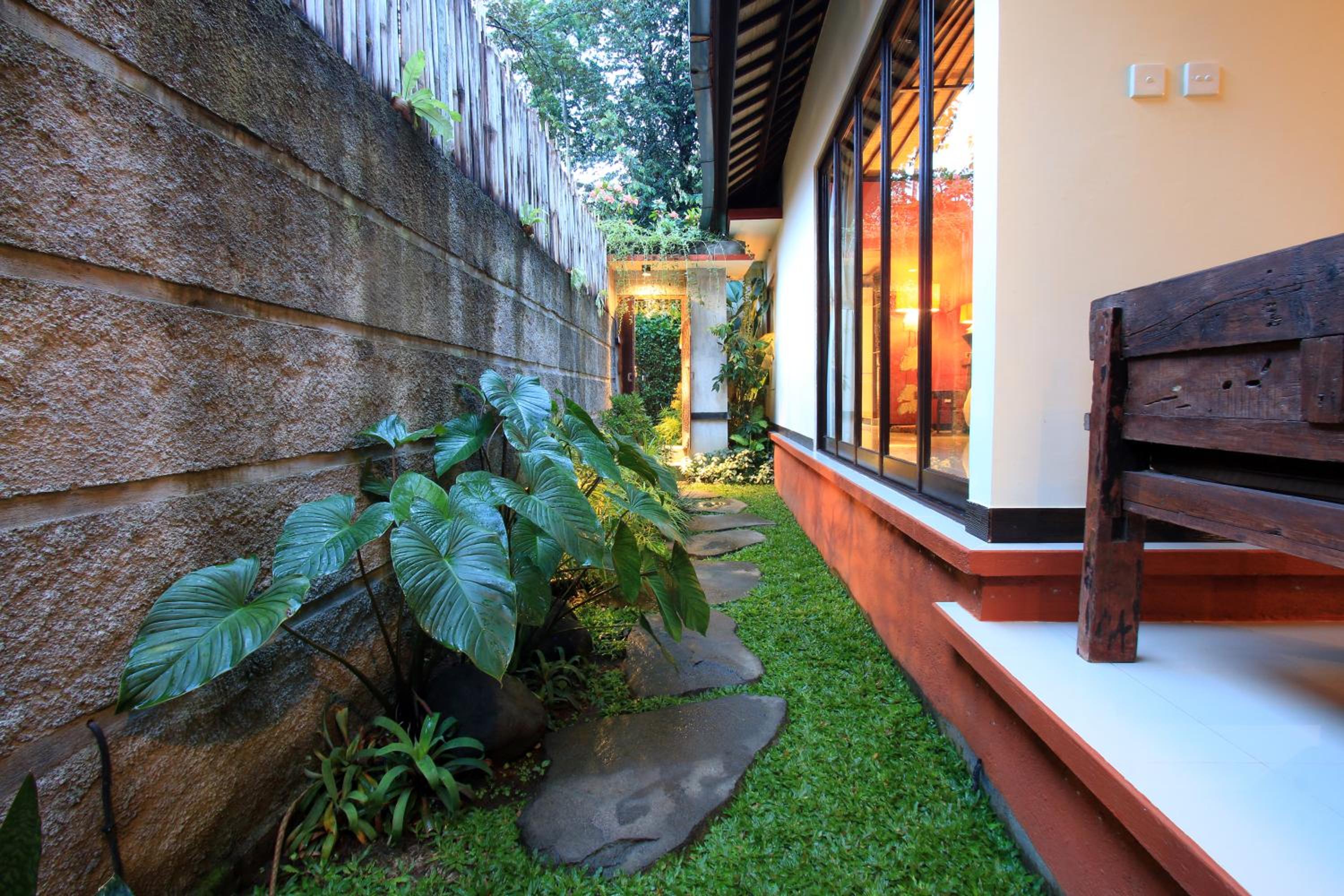 Villa with Private Pool - Photo 16