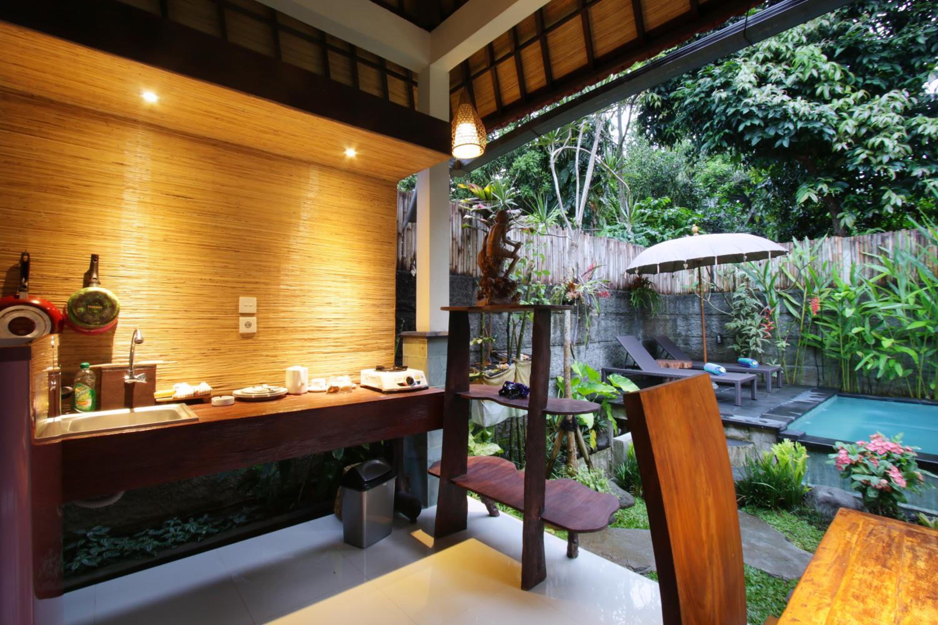 Villa with Private Pool - Photo 29
