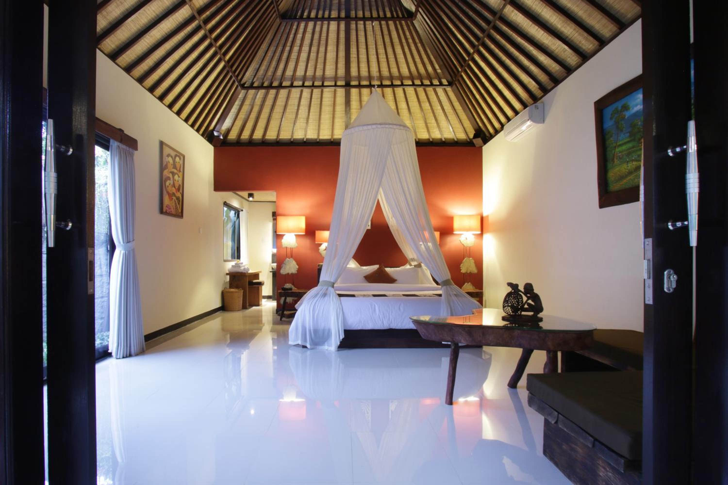 Villa with Private Pool - Photo 20