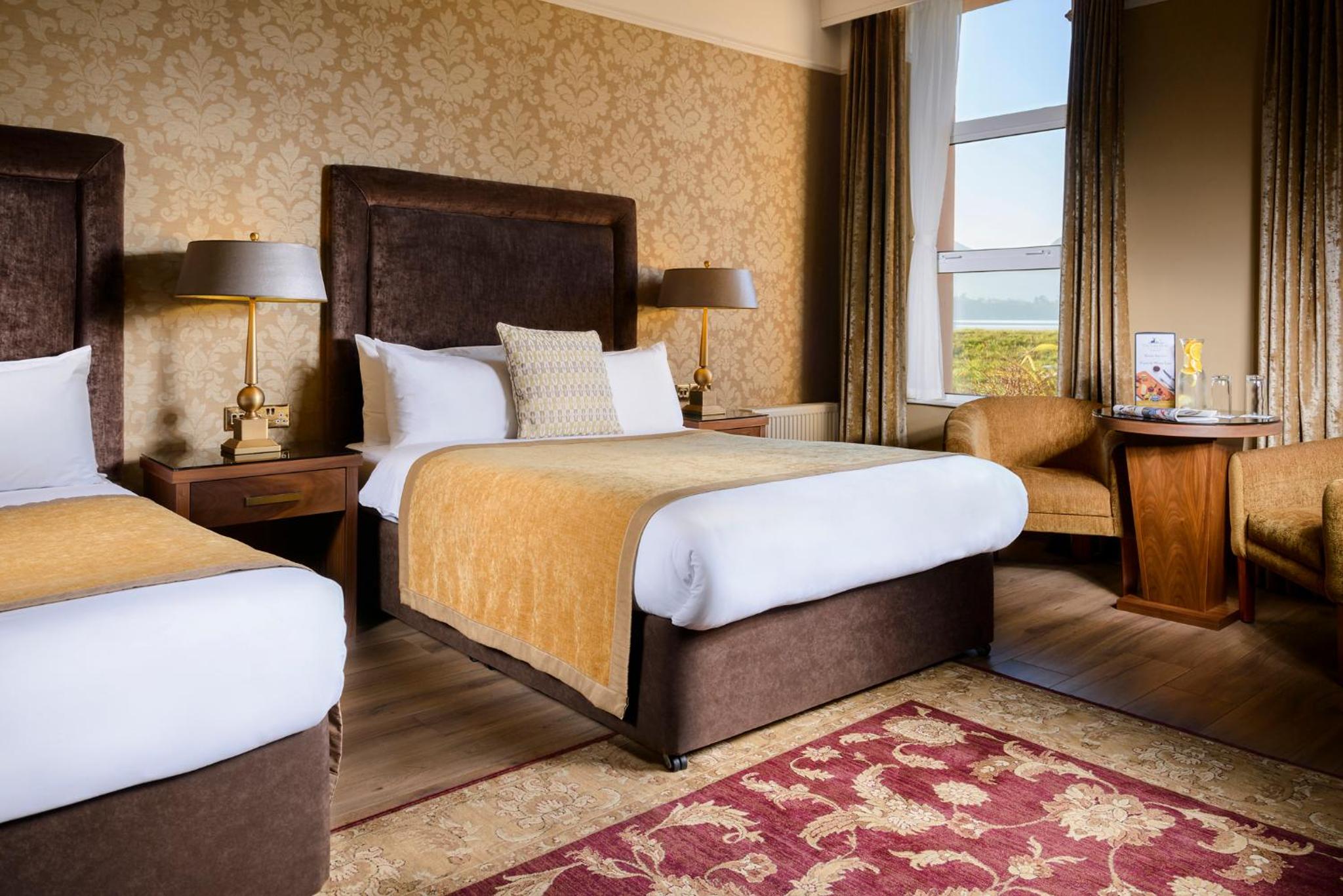 Double or Twin Room with Lake View photo 1