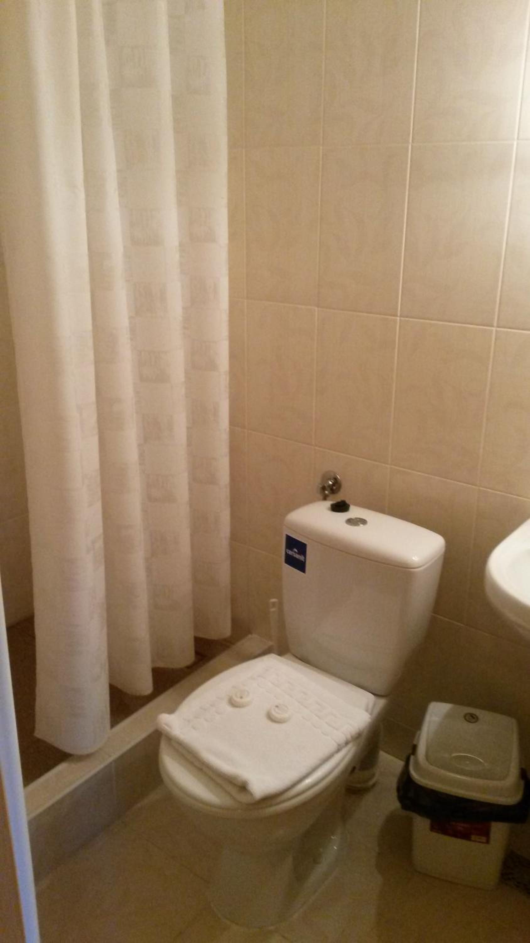 Double Room - Photo 16