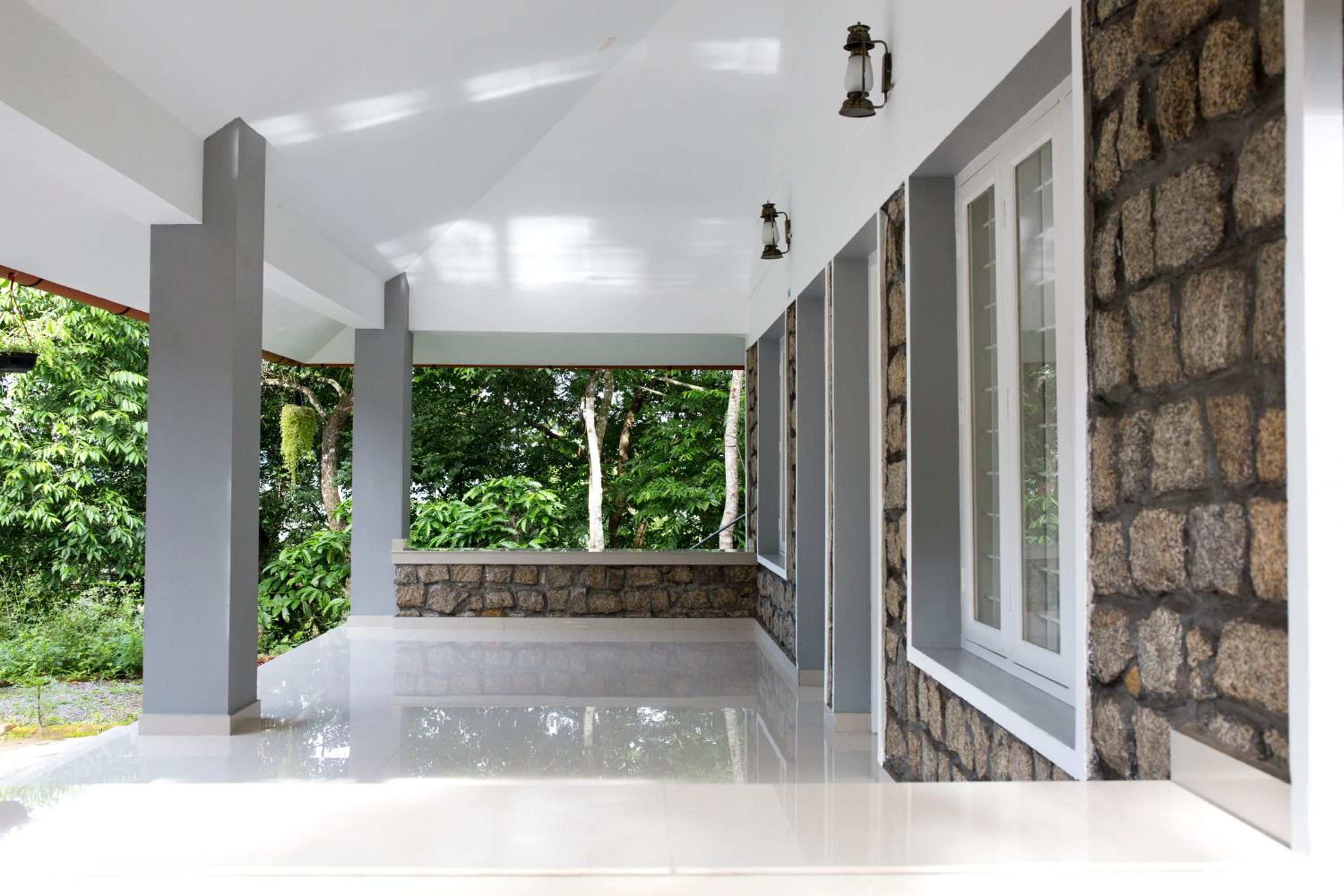 Natural Rock Cottage with Balcony photo 2